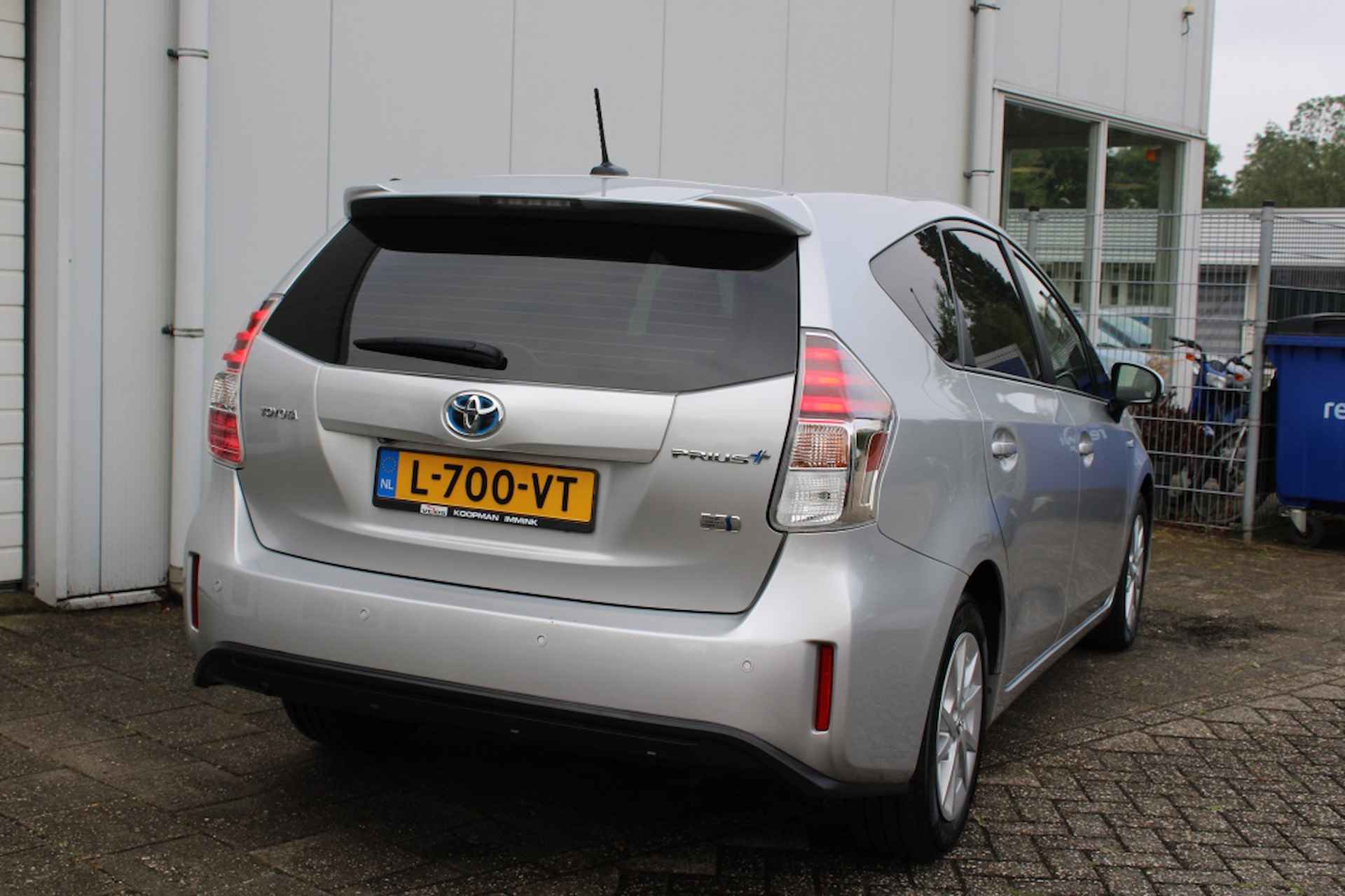 Toyota Prius + 1.8 Comfort - 4/31