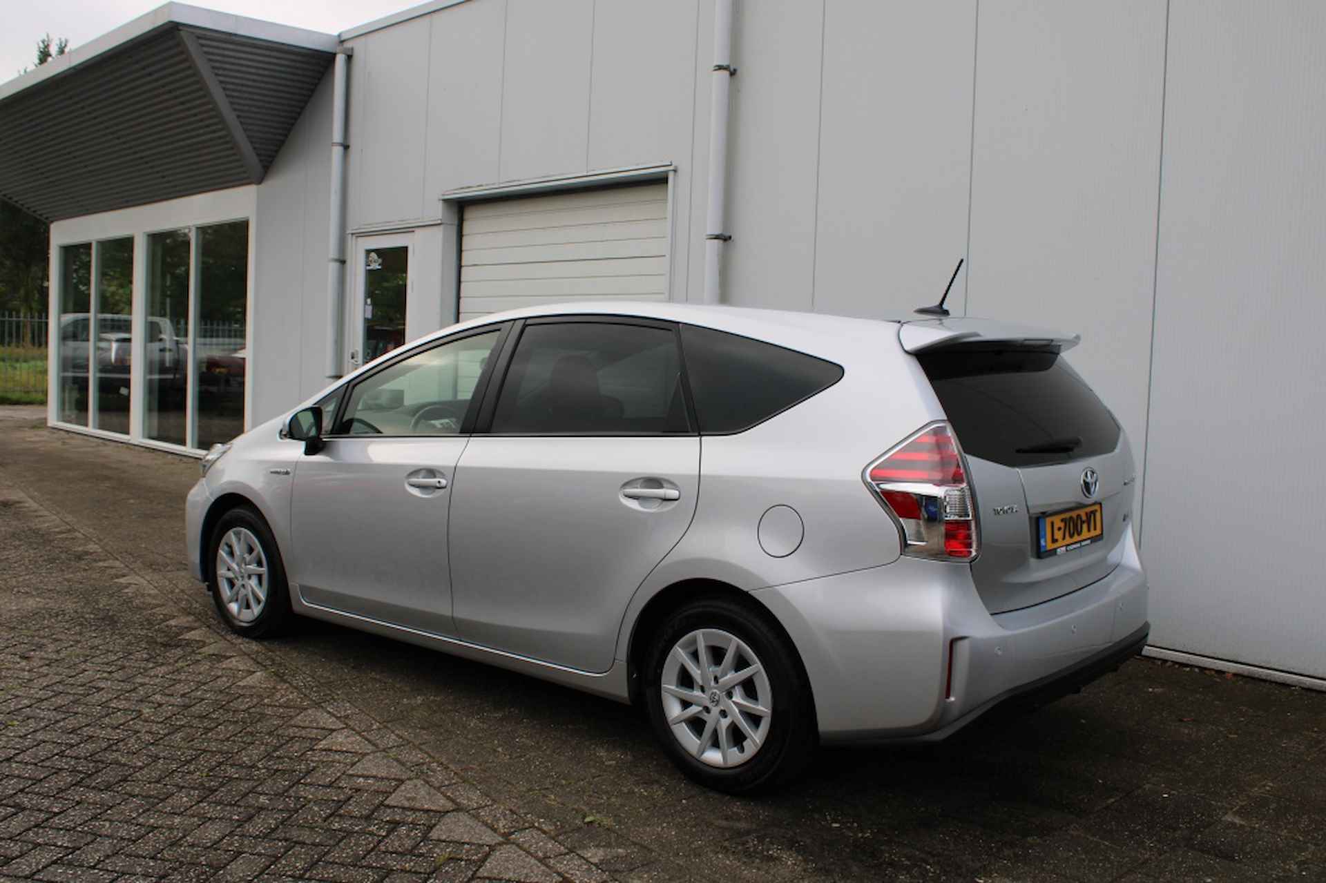 Toyota Prius + 1.8 Comfort - 3/31