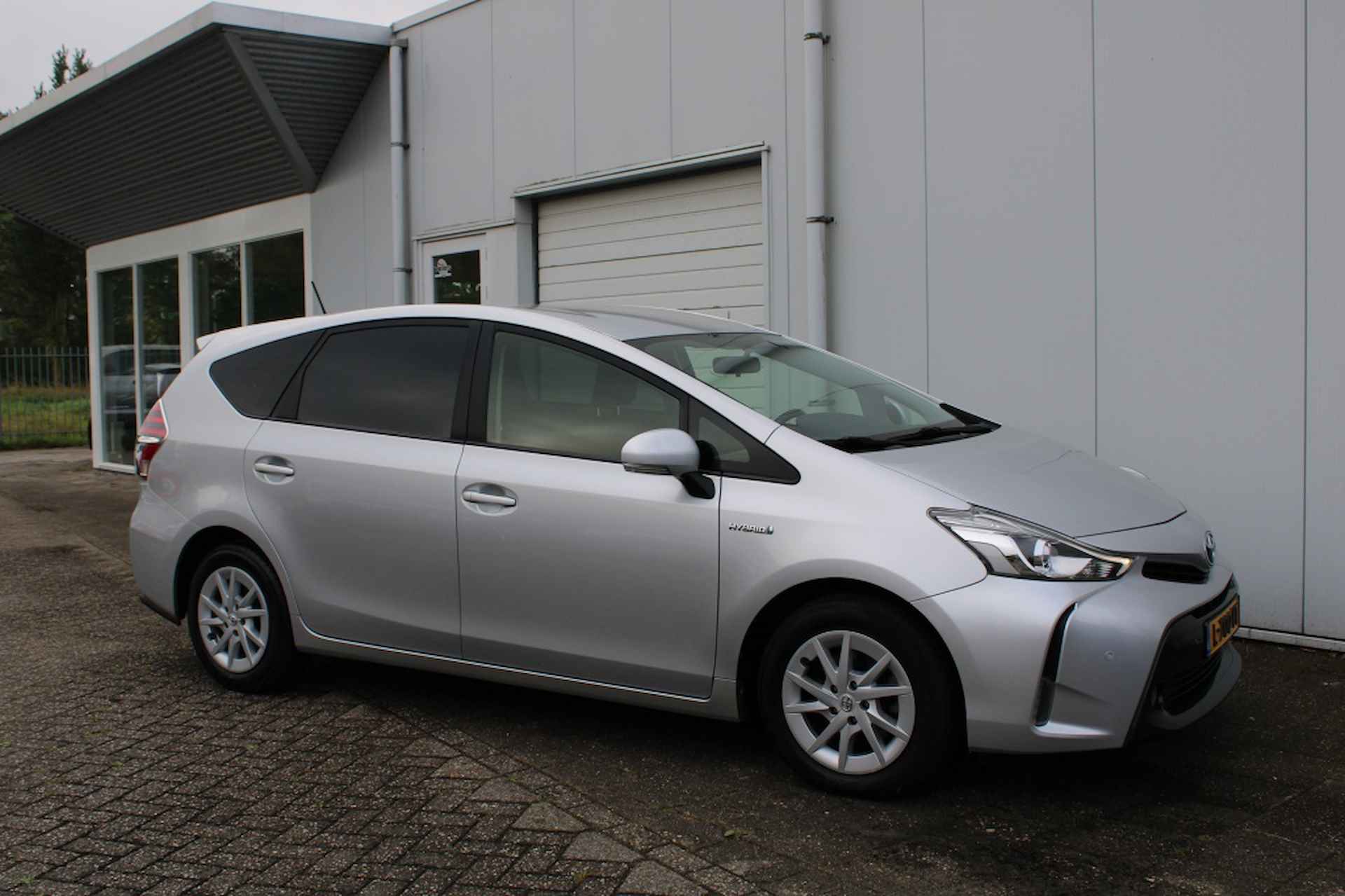 Toyota Prius + 1.8 Comfort - 5/31