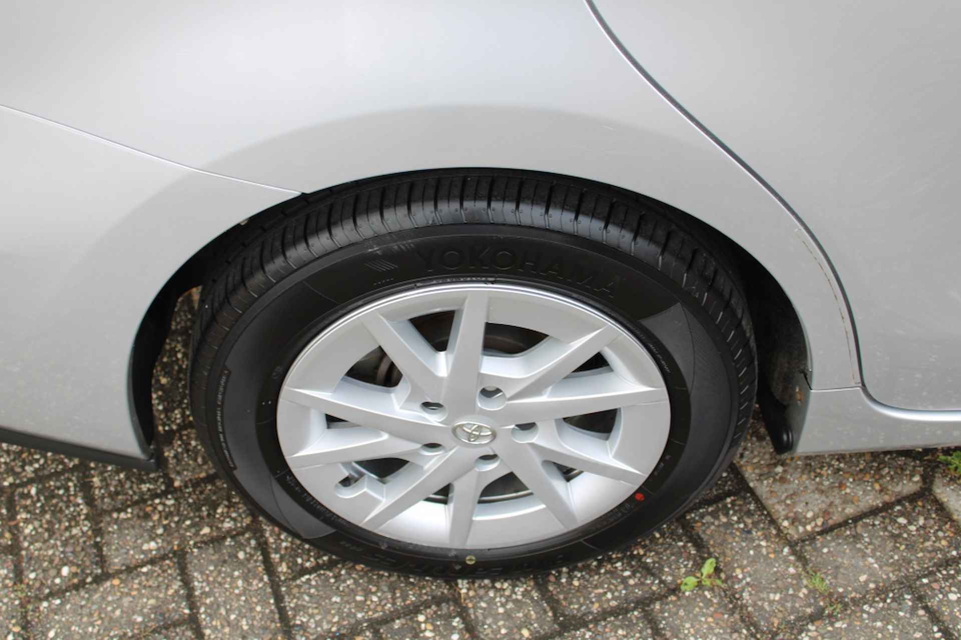 Toyota Prius + 1.8 Comfort - 6/31