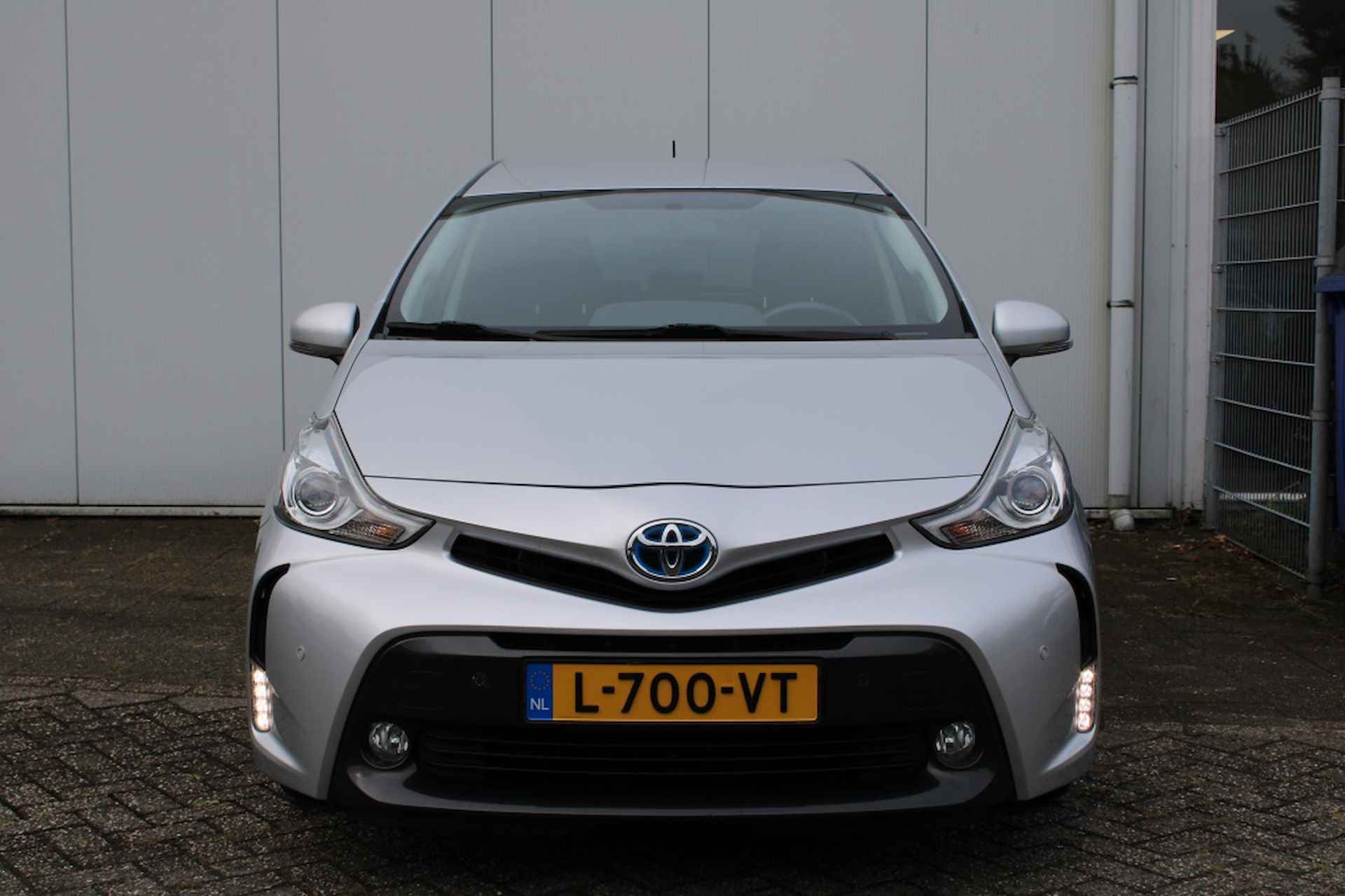 Toyota Prius + 1.8 Comfort - 9/31