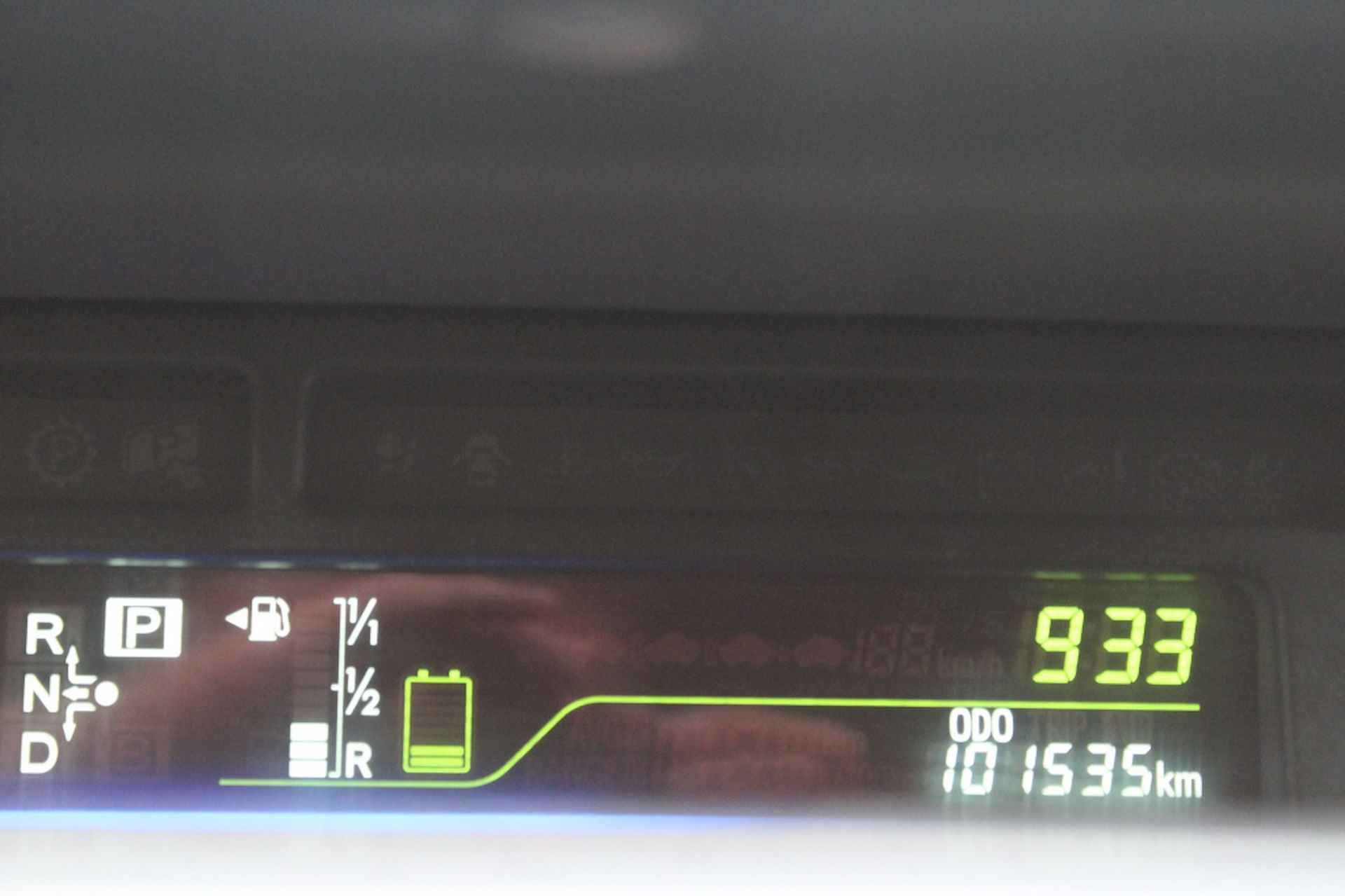 Toyota Prius + 1.8 Comfort - 15/31