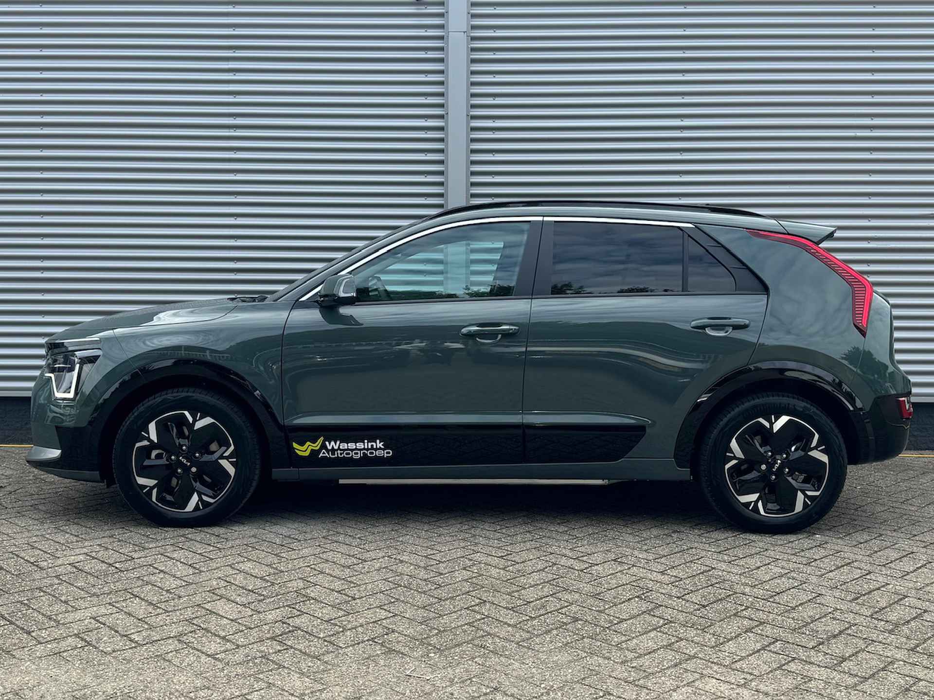 KIA e-Niro 64,8 kWh 204pk Aut Edition Advanced | Elektrische stoel | Stoel/Stuurwielverwarming | Navigatie | - 2/45