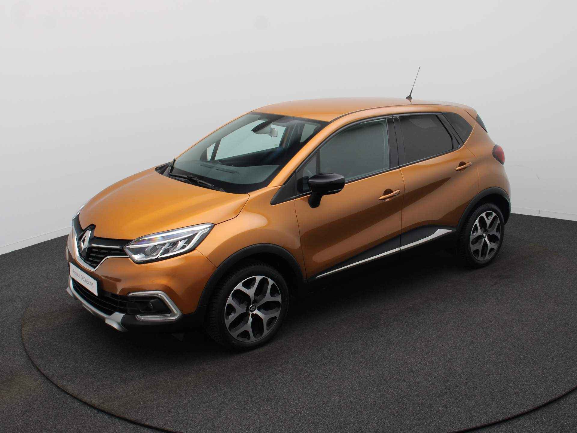 Renault Captur TCe 90pk Intens ALL-IN PRIJS! Camera | Climate | Navi | Trekhaak afn. - 10/35