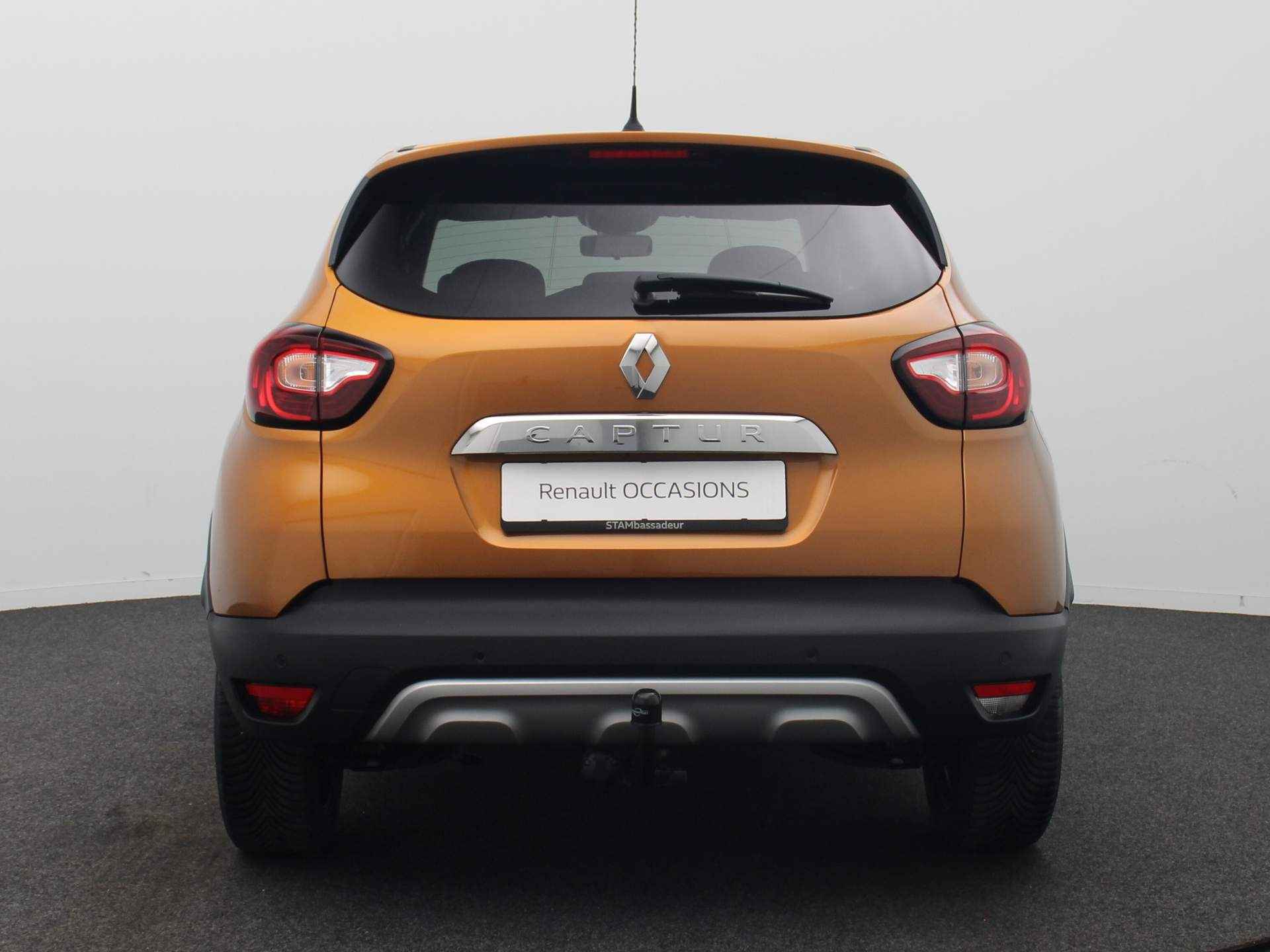 Renault Captur TCe 90pk Intens ALL-IN PRIJS! Camera | Climate | Navi | Trekhaak afn. - 25/35