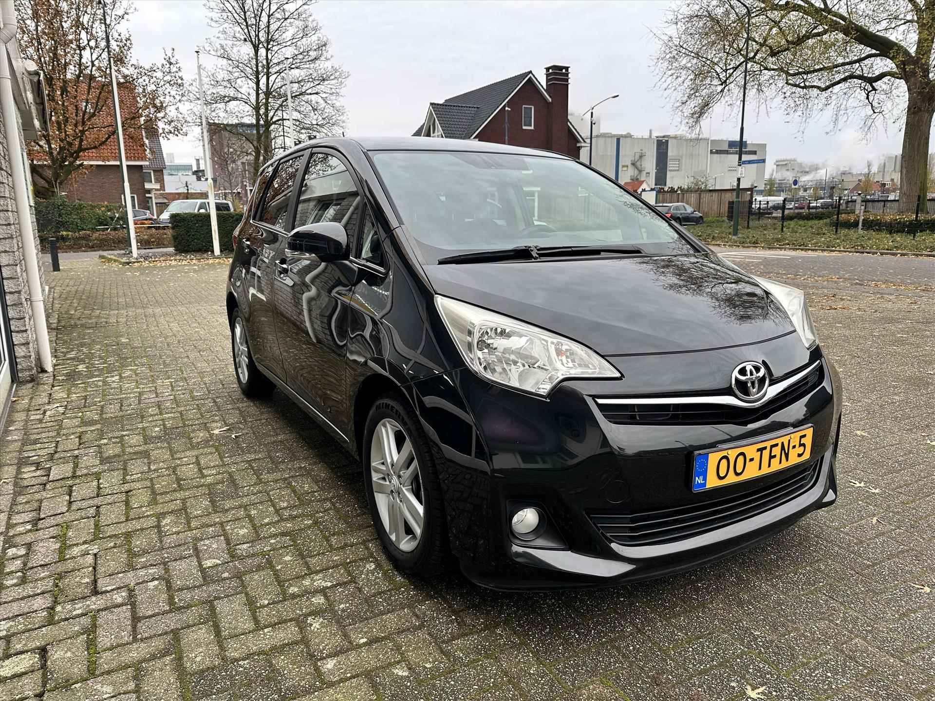 TOYOTA Verso-S 1.3 VVT-i 99pk Dynamic - 8/35