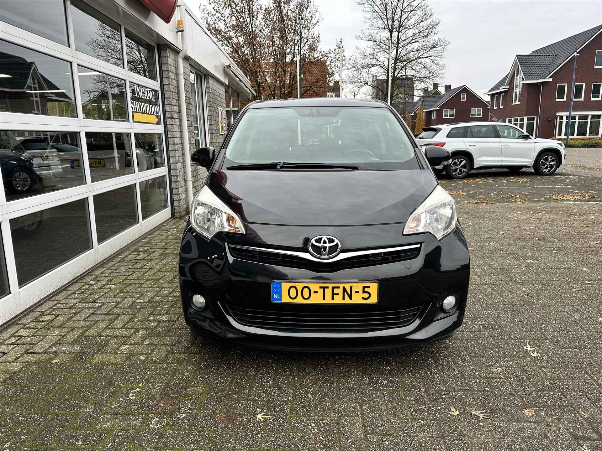 TOYOTA Verso-S 1.3 VVT-i 99pk Dynamic - 9/35