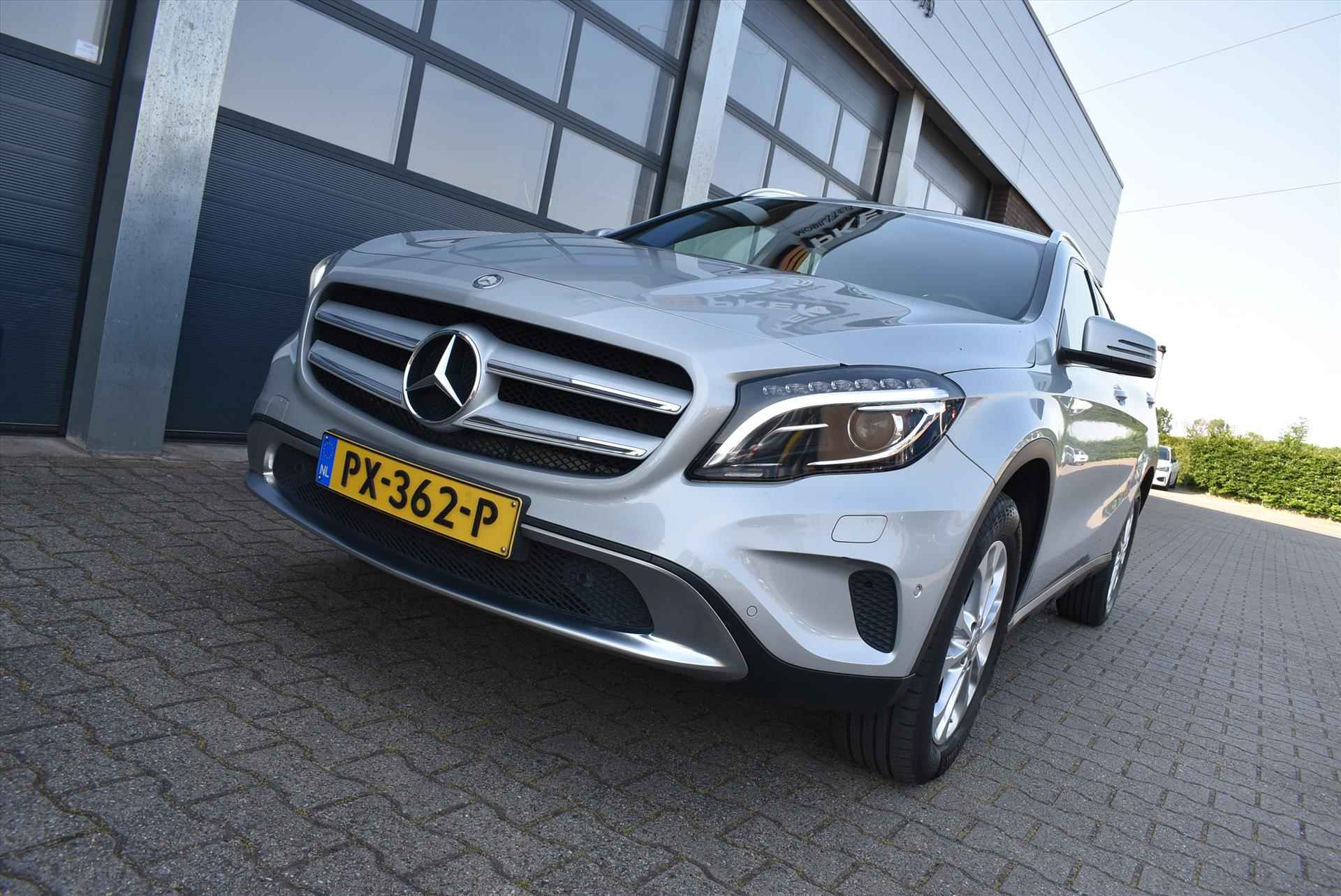 MERCEDES GLA-Klasse 180 122pk Automaat Ambition - 11/35