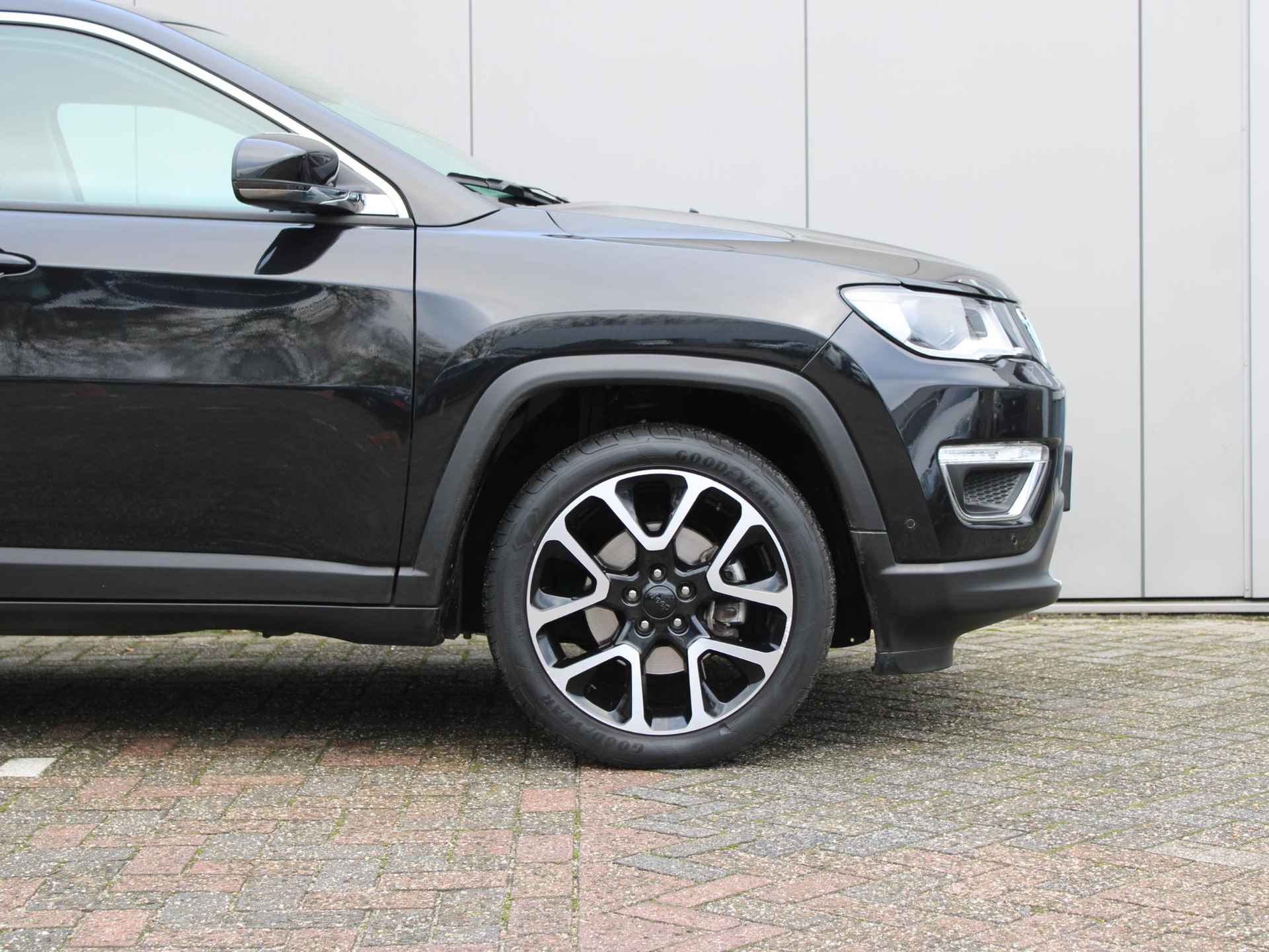 Jeep Compass 1.3T Limited | Navi / Camera / Climate - 21/25