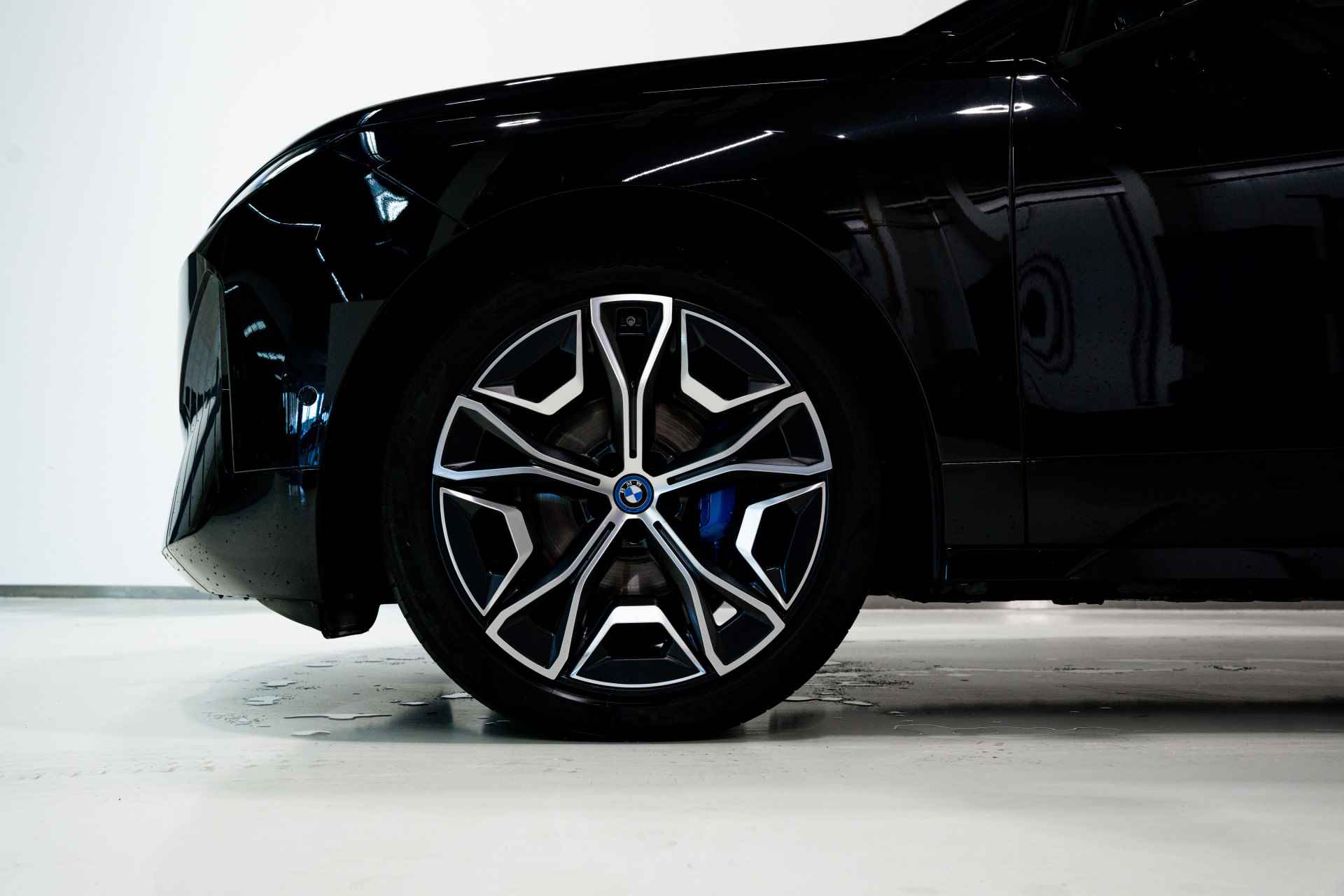 BMW iX xDrive40 High Executive Sportpakket - 6/43