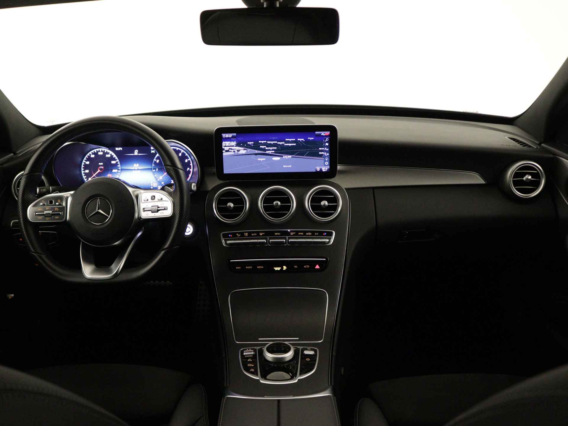 Mercedes-Benz C-Klasse 180 Business Solution AMG | Achteruitrijcamera | AMG Line | Stoelverwarming | Cruise control | Inclusief 24 maanden MB Certified garantie voor Europa. - 5/38