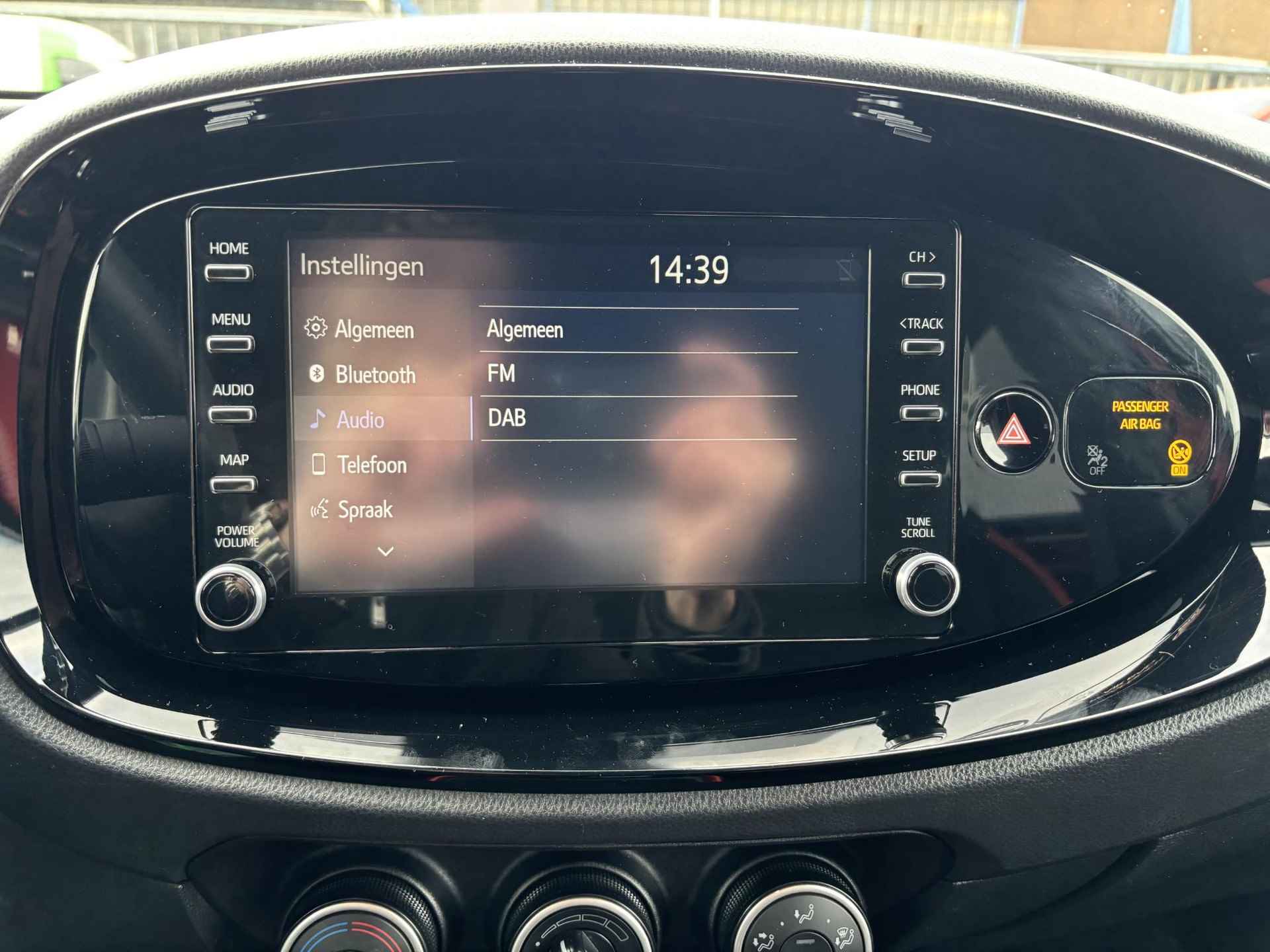 Toyota Aygo X 1.0 VVT-i MT Pulse APPLE CARPLAY/ ANDROID AUTO, STOELVERWARMING, ZEER LUXE! - 14/27