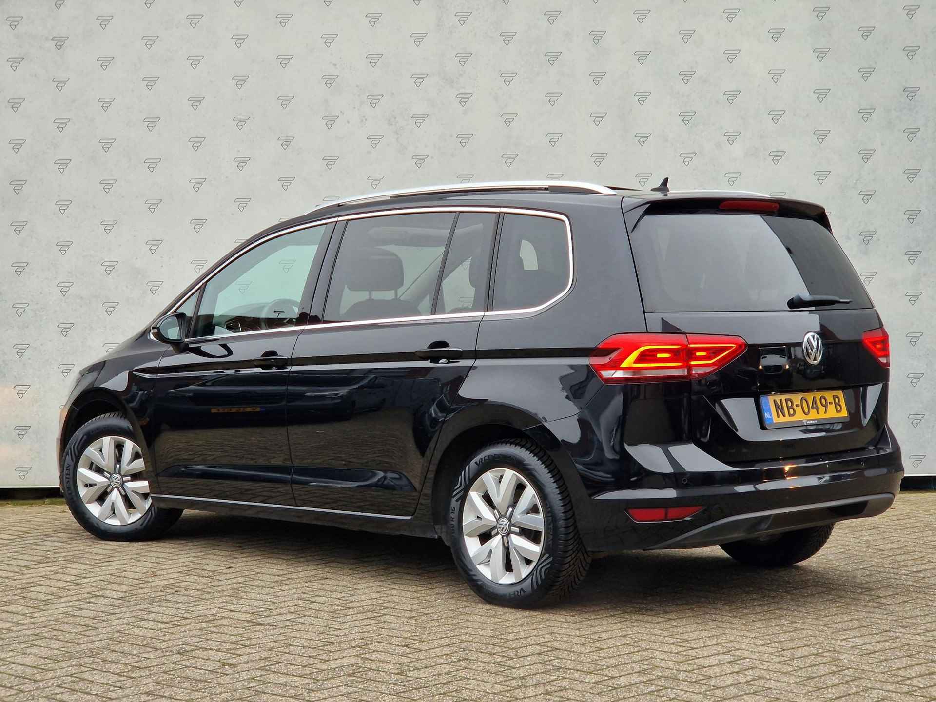 Volkswagen Touran 1.2 TSI Highline | 7 Persoons | Camera | Clima | Navi | PDC | Pano | Trekhaak | DAB | - 3/31