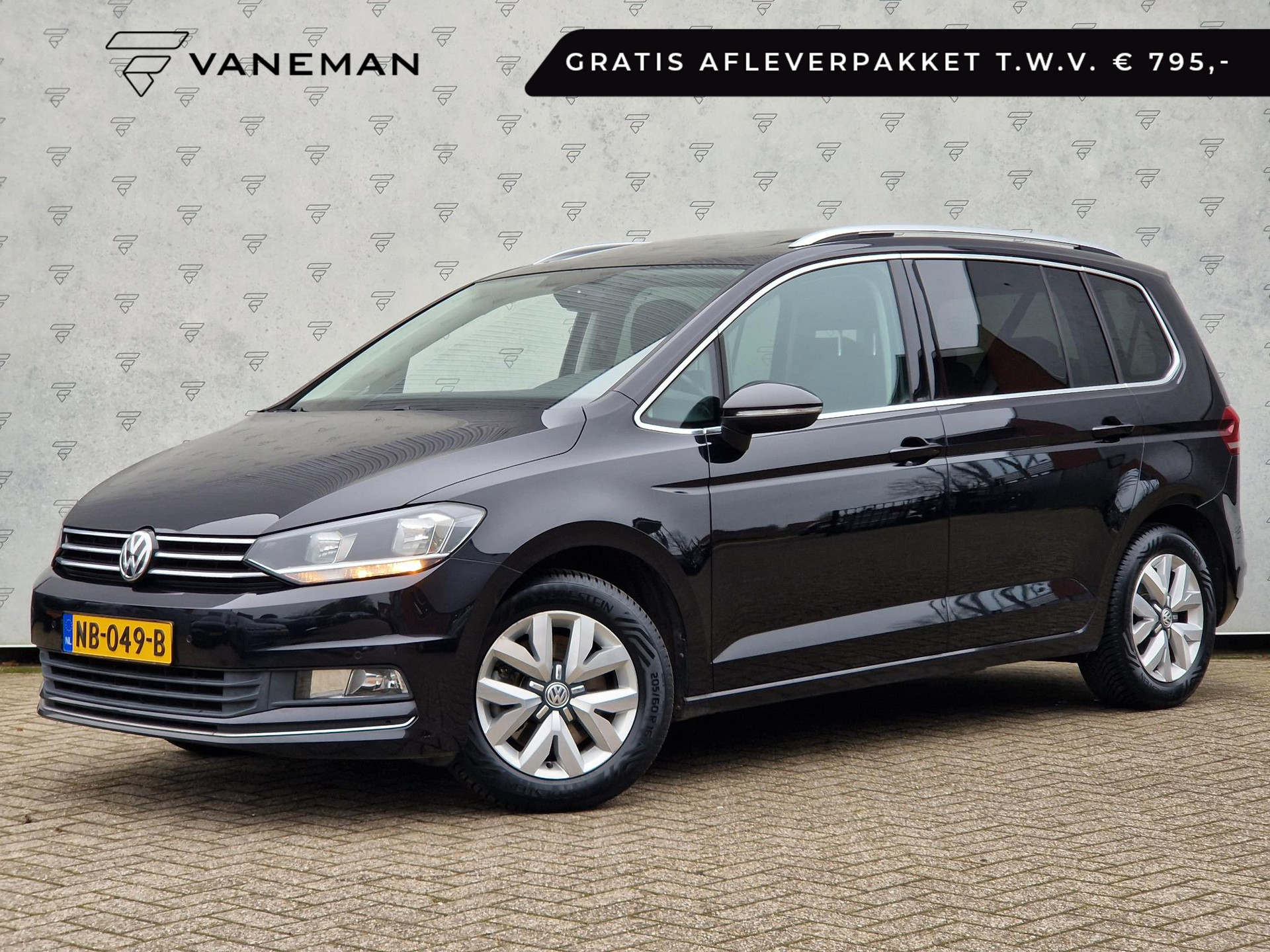 Volkswagen Touran 1.2 TSI Highline | 7 Persoons | Camera | Clima | Navi | PDC | Pano | Trekhaak | DAB |