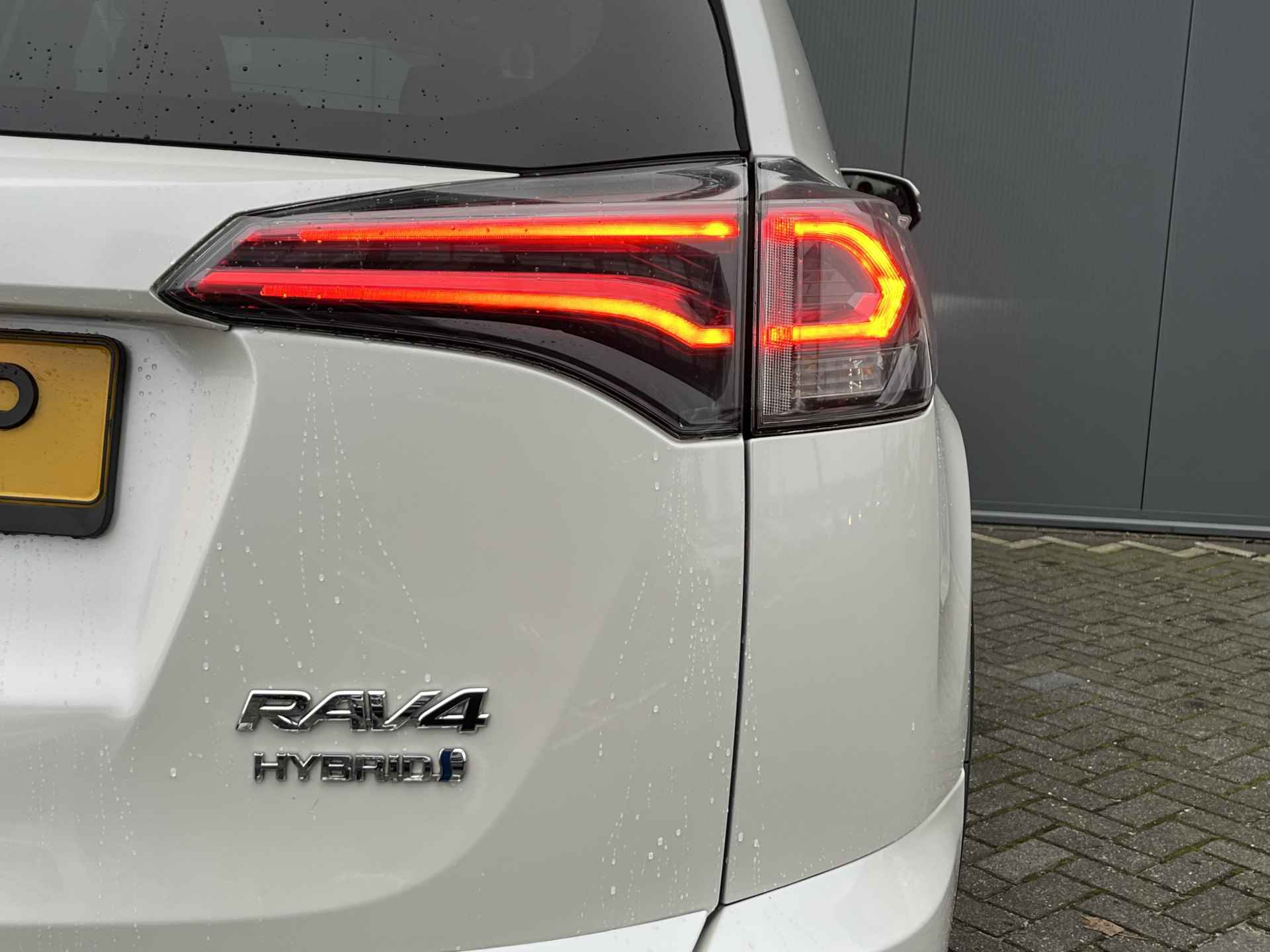 Toyota RAV4 2.5 Hybrid AWD Automaat Executive | 360 Camera | Trekhaak | Bestuurdersstoel met geheugen | Leder | Elektrische achterklep | Dod - 9/34