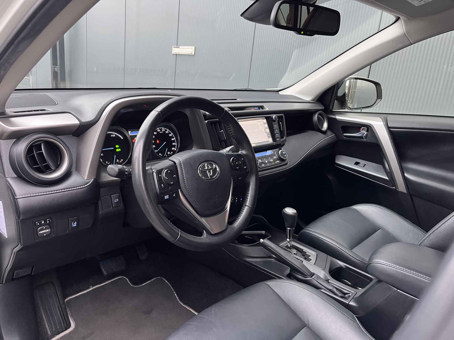 Toyota RAV4 2.5 Hybrid AWD Automaat Executive | 360 Camera | Trekhaak | Bestuurdersstoel met geheugen | Leder | Elektrische achterklep | Dod - 14/34