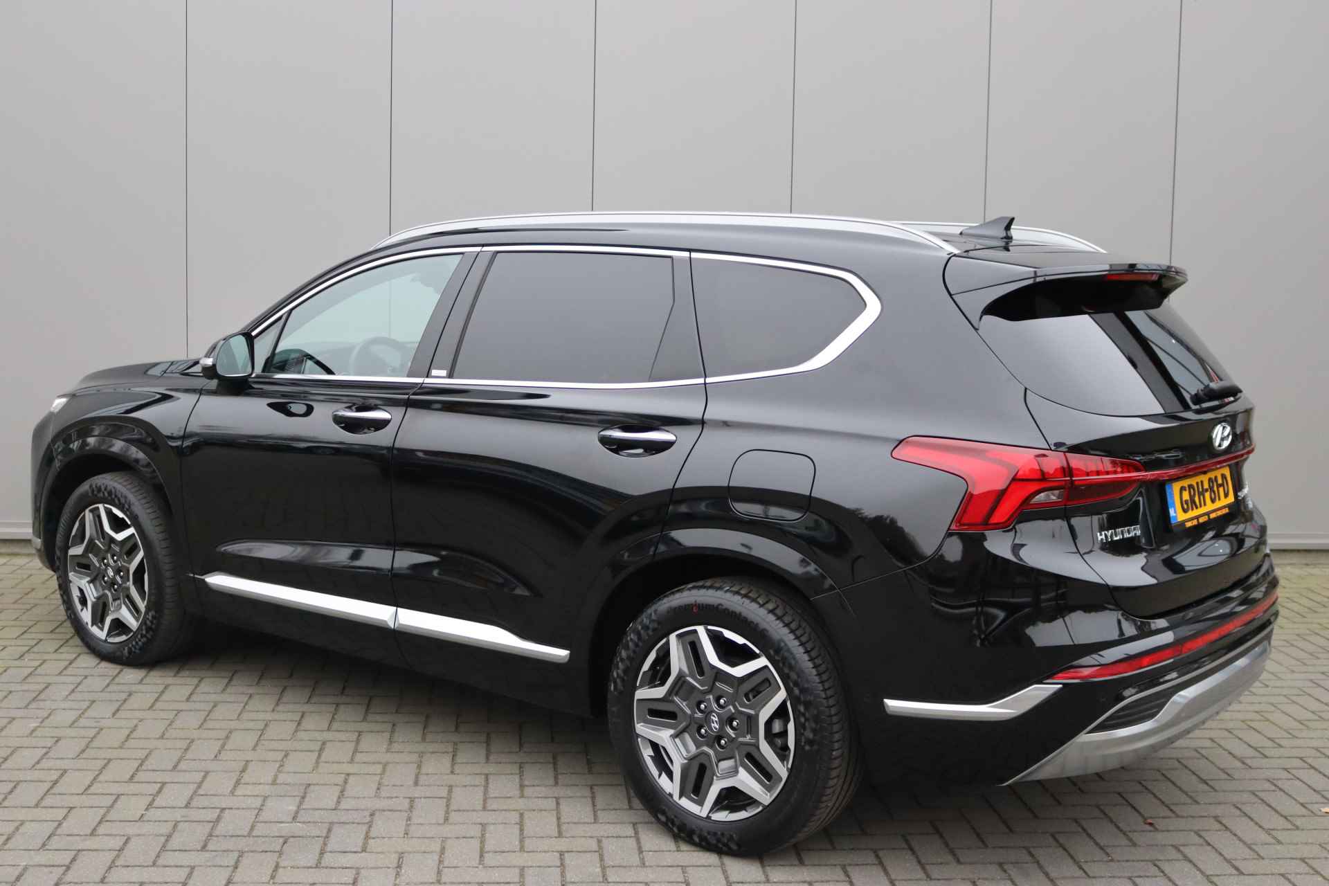 Hyundai Santa Fe 1.6 T-GDI 265PK PHEV Premium Sky PlusNavigatie/Camera/Leder/Winter-pack/Adaptive-Cruise control - 4/36