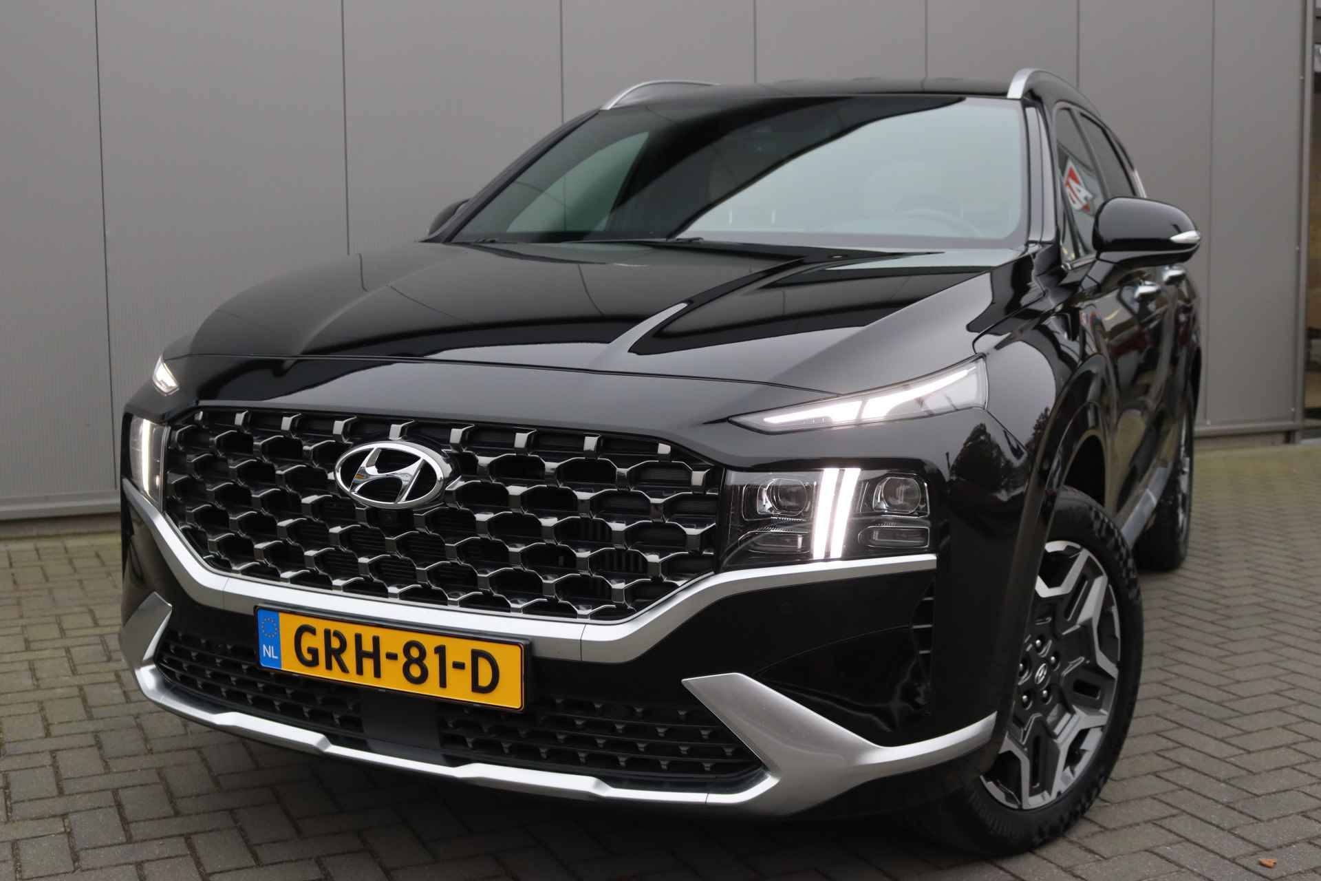 Hyundai Santa Fe 1.6 T-GDI 265PK PHEV Premium Sky PlusNavigatie/Camera/Leder/Winter-pack/Adaptive-Cruise control - 8/36