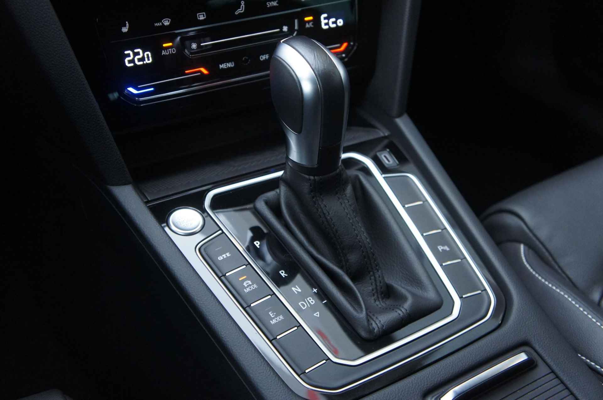 Volkswagen Passat Variant 1.4 TSI PHEV GTE Business | Leder | Camera | CarPlay | LED | 18" - 9/20