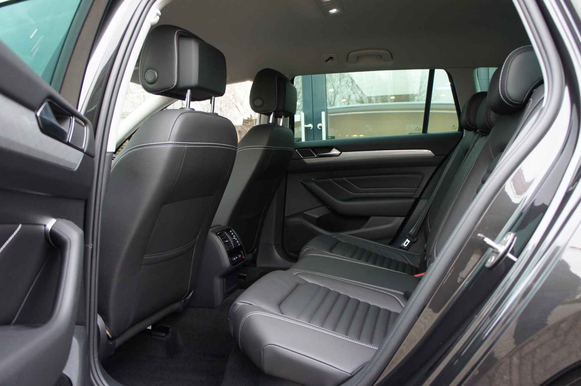 Volkswagen Passat Variant 1.4 TSI PHEV GTE Business | Leder | Camera | CarPlay | LED | 18" - 13/20