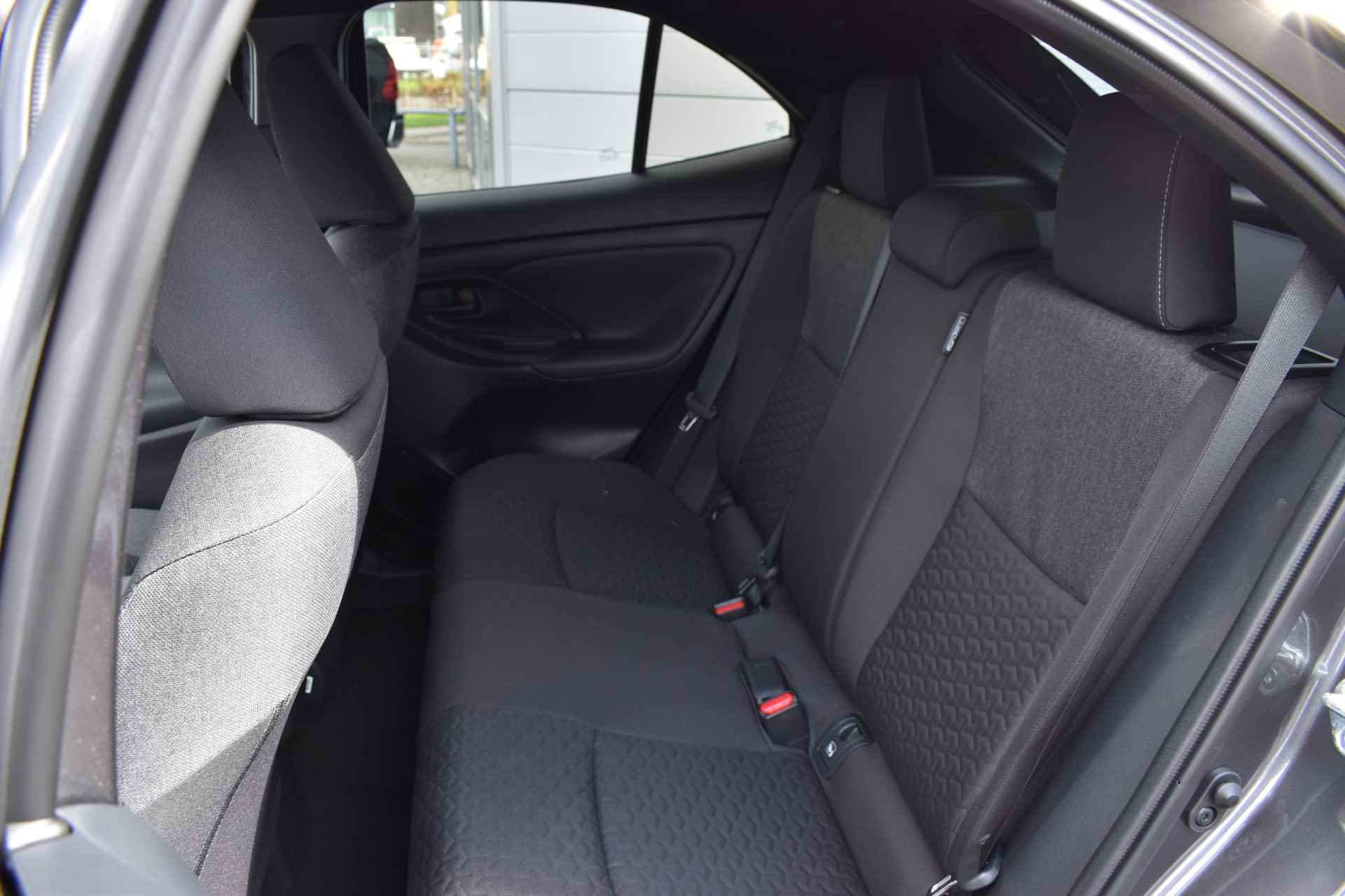 Toyota Yaris Cross 1.5 Hybrid Style Limited | Blindspot | Stoel/Stuurverwarming | Parkeersensoren - 12/31