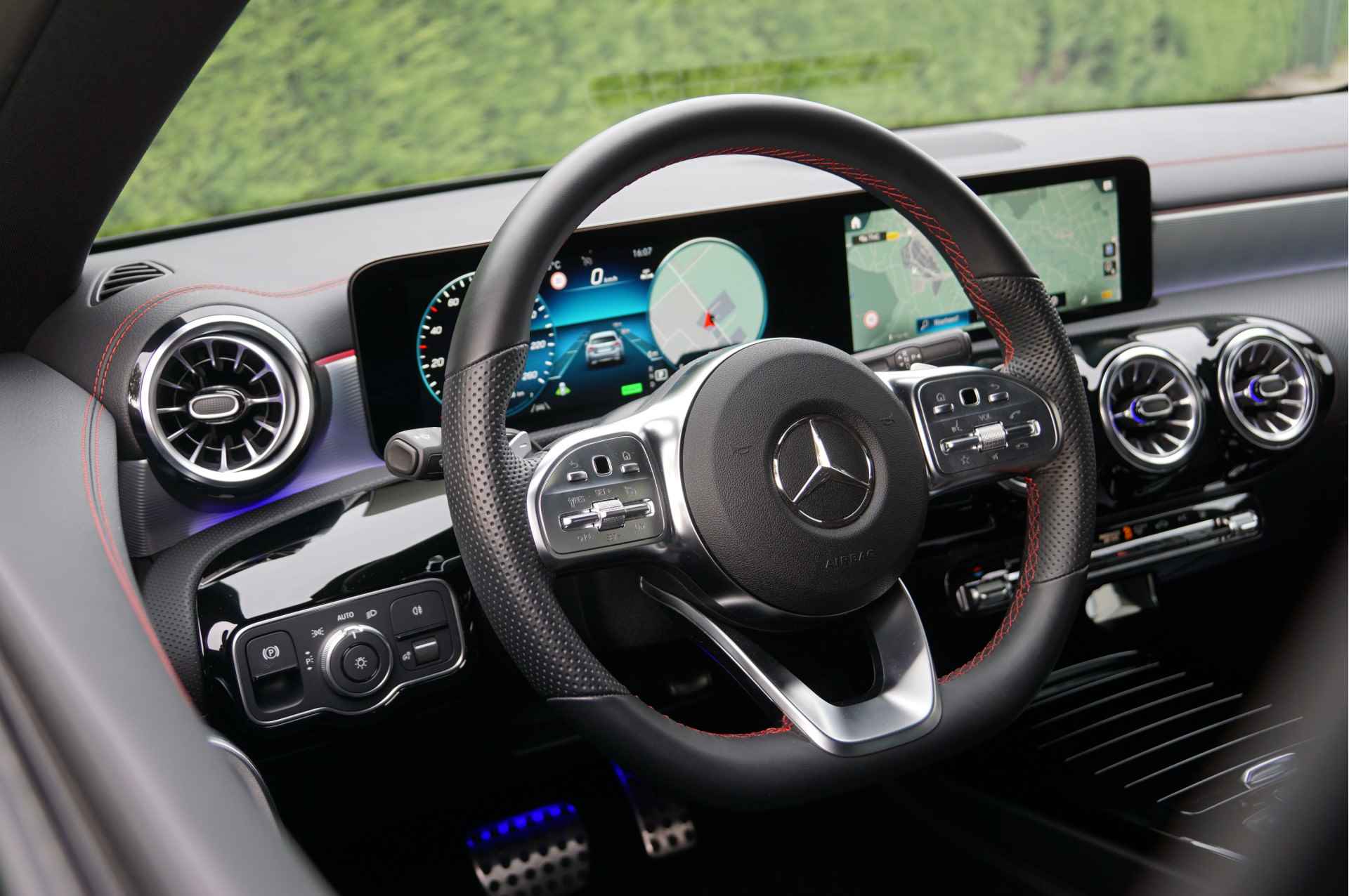 Mercedes-Benz CLA-Klasse CLA 250 e Shooting Brake AMG Line Night | Panorama Sound Multibeam Dodehoek - 23/54