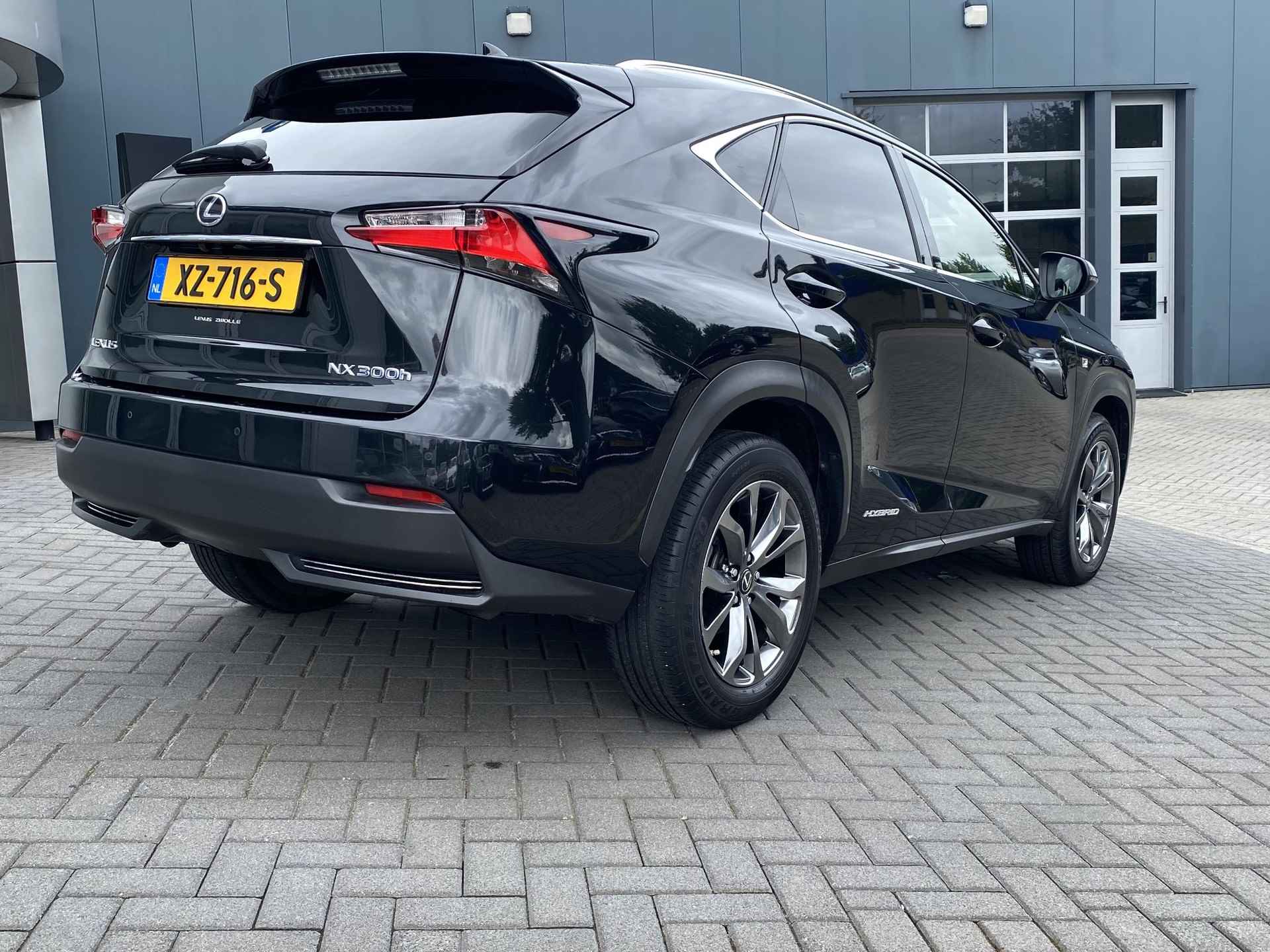 Lexus NX 300h AWD F Sport Line TRIPLE-LED STOELVERW EL-ACHTERKLEP AD-CRUISE DRAADLOZE LADER - 3/33