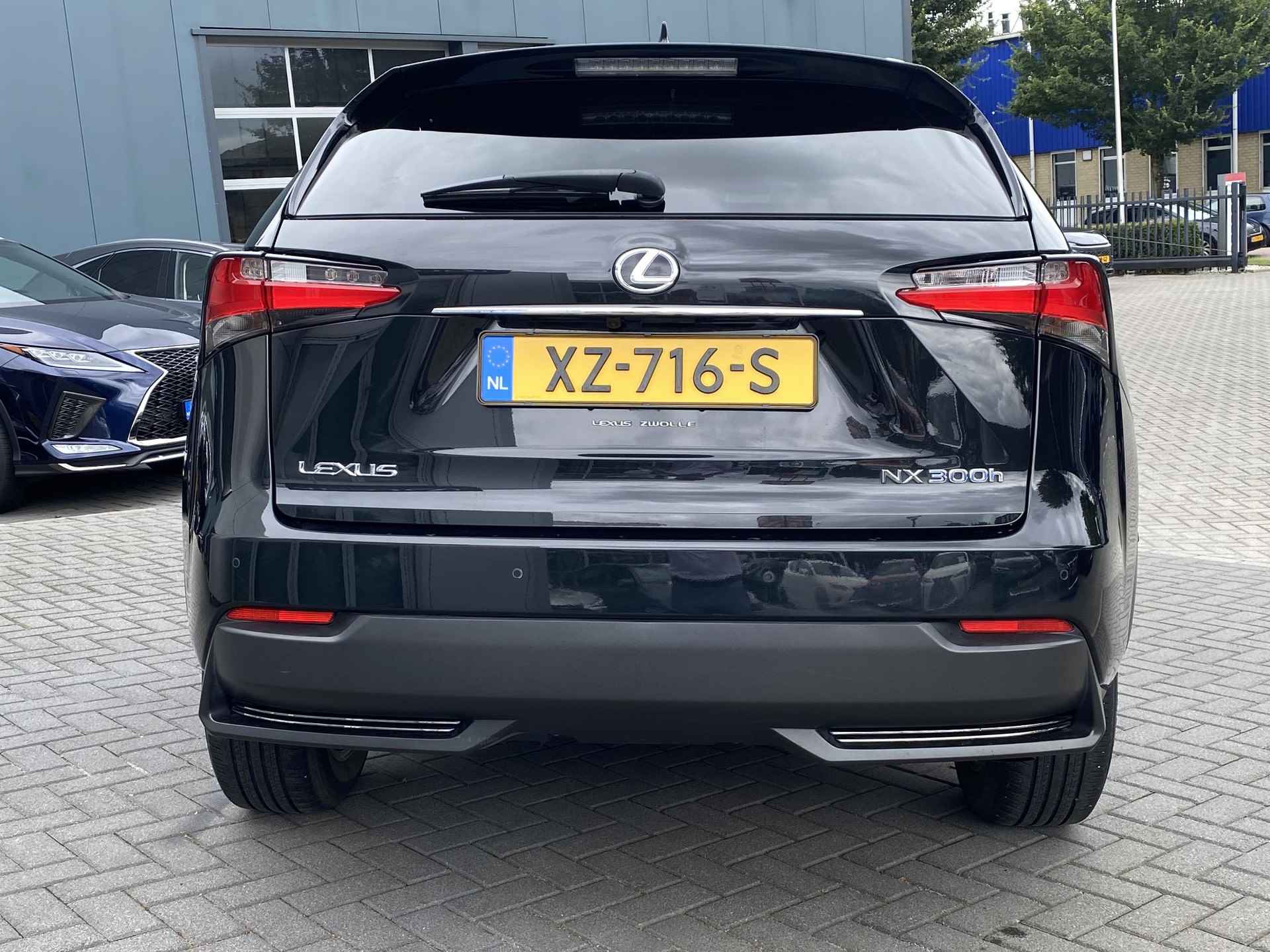 Lexus NX 300h AWD F Sport Line TRIPLE-LED STOELVERW EL-ACHTERKLEP AD-CRUISE DRAADLOZE LADER - 4/33