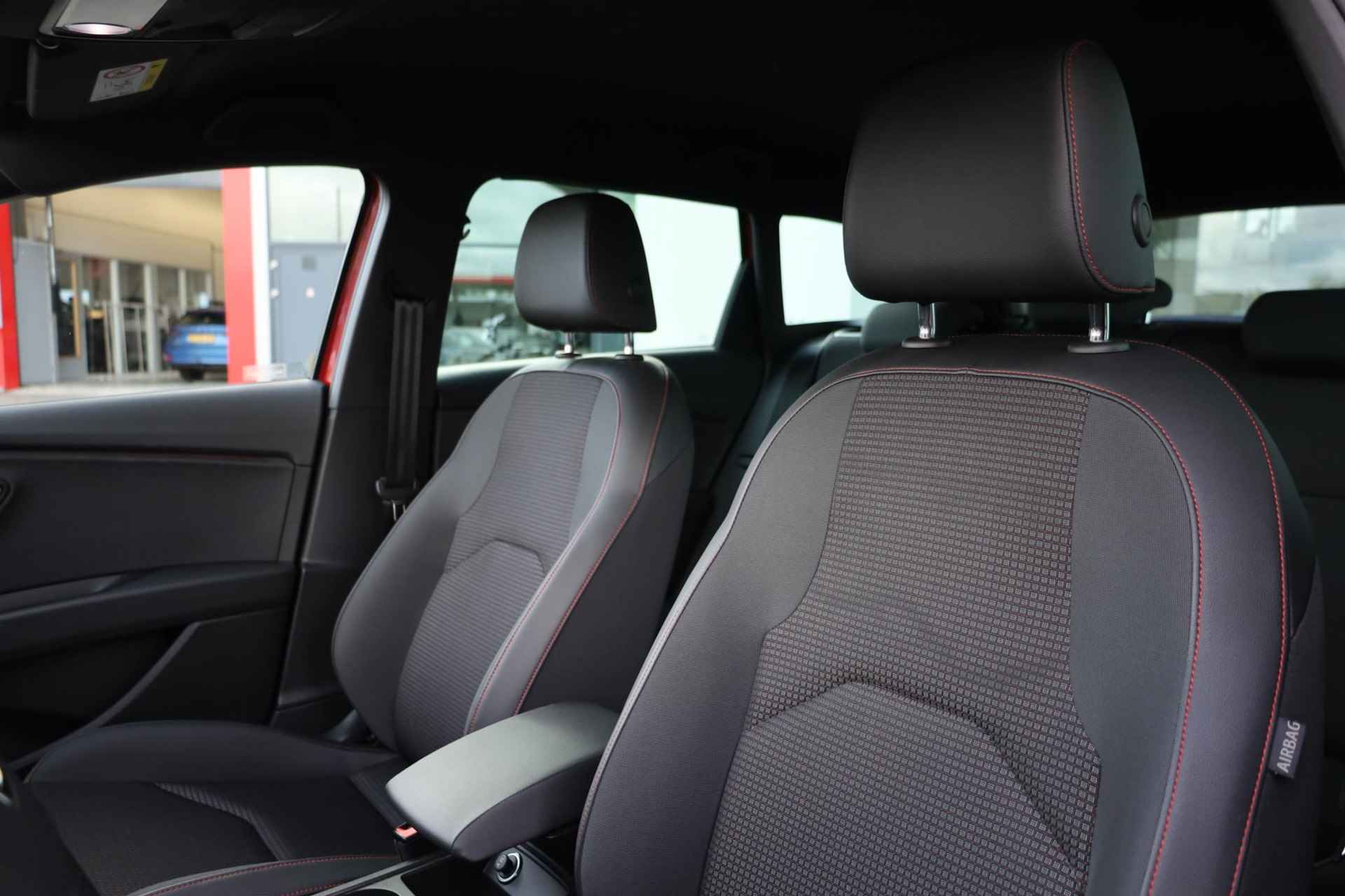SEAT Leon ST 1.0 TSI FR Business Intense 115PK / 85kW, 17" LMV, achteruitrijcamera, stoelverwarming, navigatie, pdc voor en achter, NL auto door ons geleverd en onderhouden - 12/46
