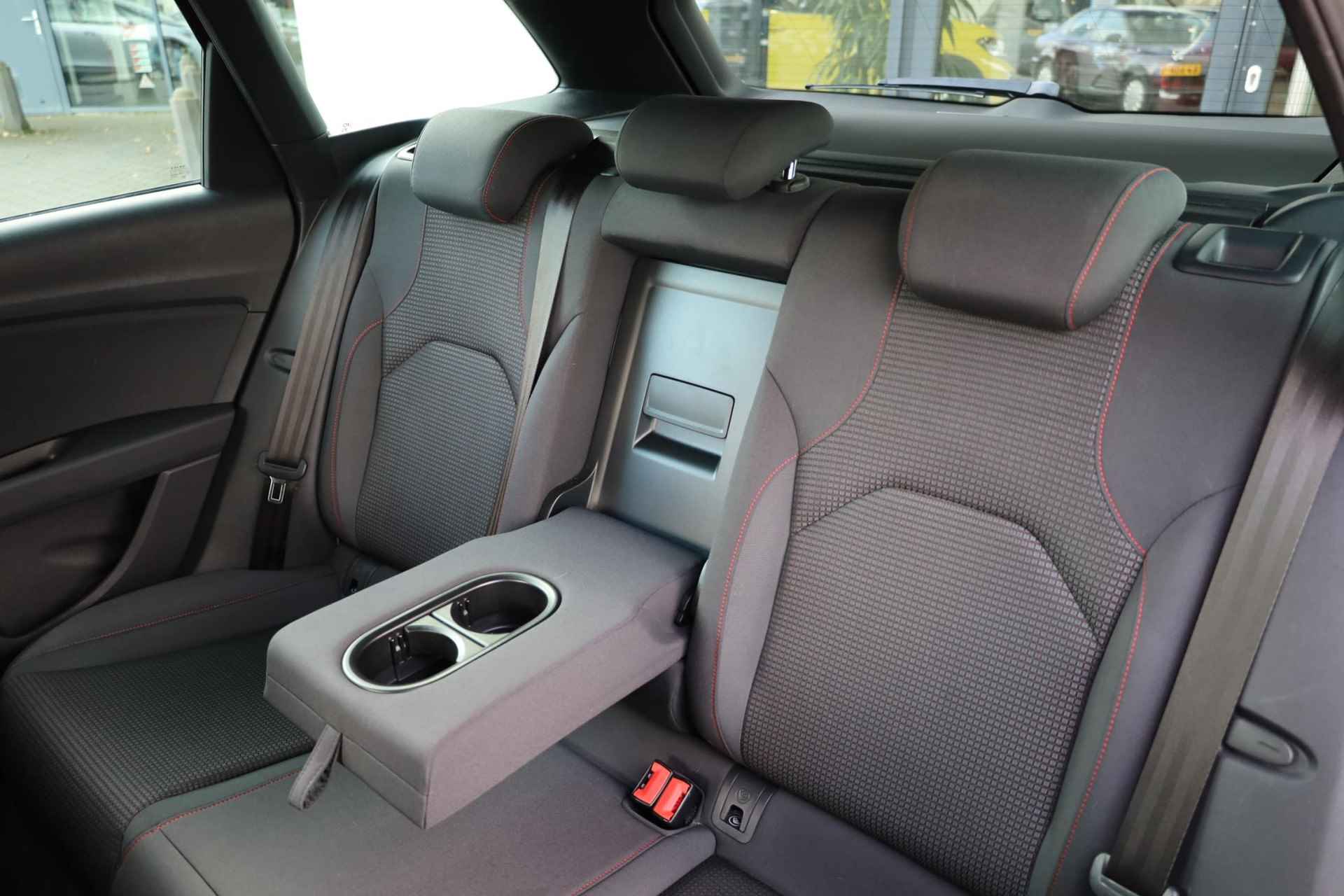 SEAT Leon ST 1.0 TSI FR Business Intense 115PK / 85kW, 17" LMV, achteruitrijcamera, stoelverwarming, navigatie, pdc voor en achter, NL auto door ons geleverd en onderhouden - 43/46
