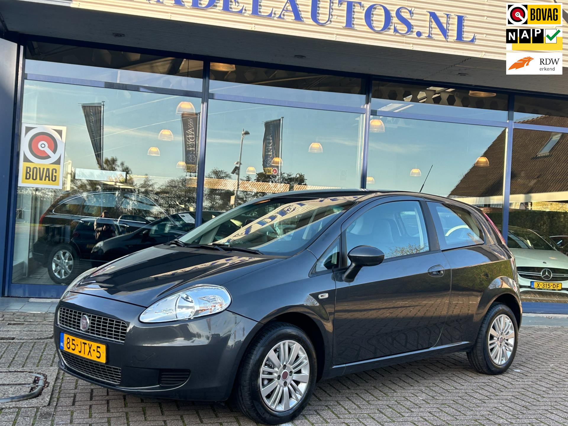 Fiat Grande Punto 1.4 Edizione Lusso Airco LM-Velgen Elek.Pakket NAP NL-Auto Dealeronderhouden!