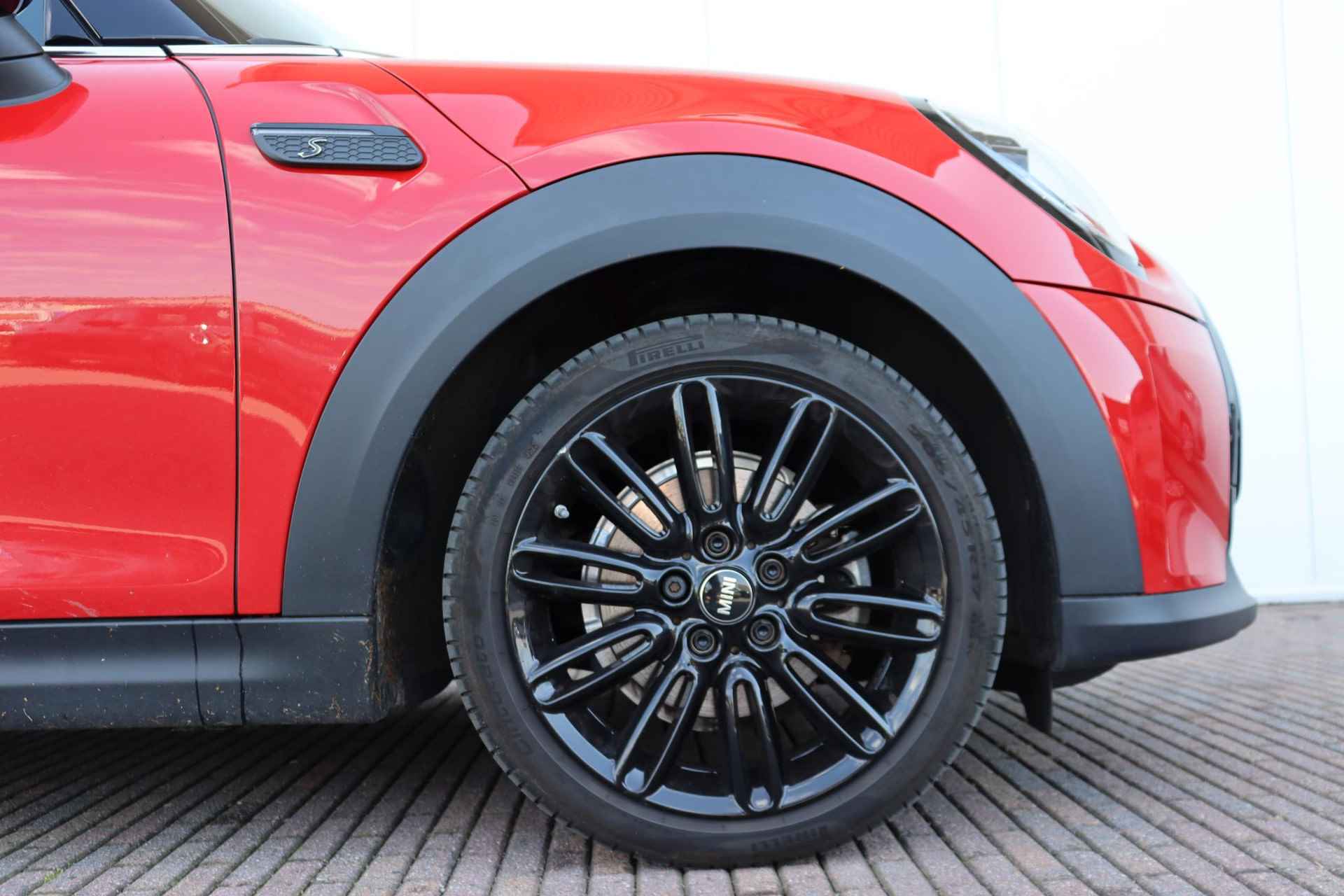 MINI Electric Cooper SE Classic + Bsuiness Edition / Navi / Clima / Comfort Access / PDC Achter / Achteruitrijcamera / Lederen Bekleding / 17'' LM Tentical Spoke / Verwarmde Voorstoelen / - 5/24