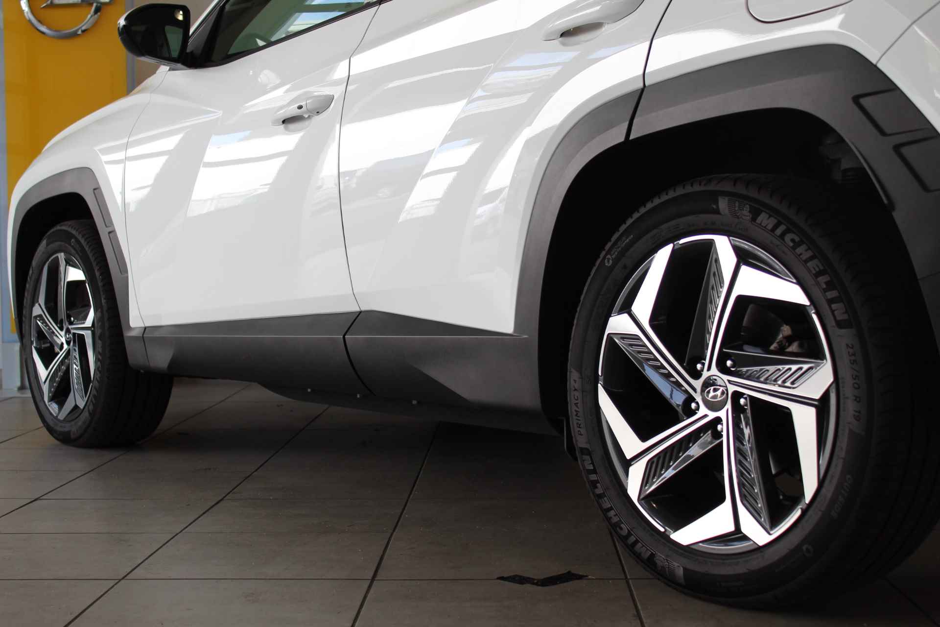 Hyundai Tucson 1.6 T-GDI PHEV Comfort SMART Black Pack4WD Plug-in Hybride | Navigatie | Stoelverwarming | Dealer onderhouden - 12/35