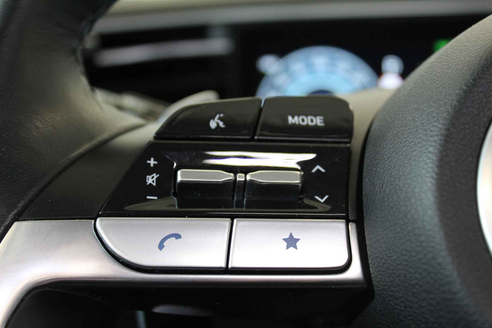 Hyundai Tucson 1.6 T-GDI PHEV Comfort SMART Black Pack4WD Plug-in Hybride | Navigatie | Stoelverwarming | Dealer onderhouden - 23/35