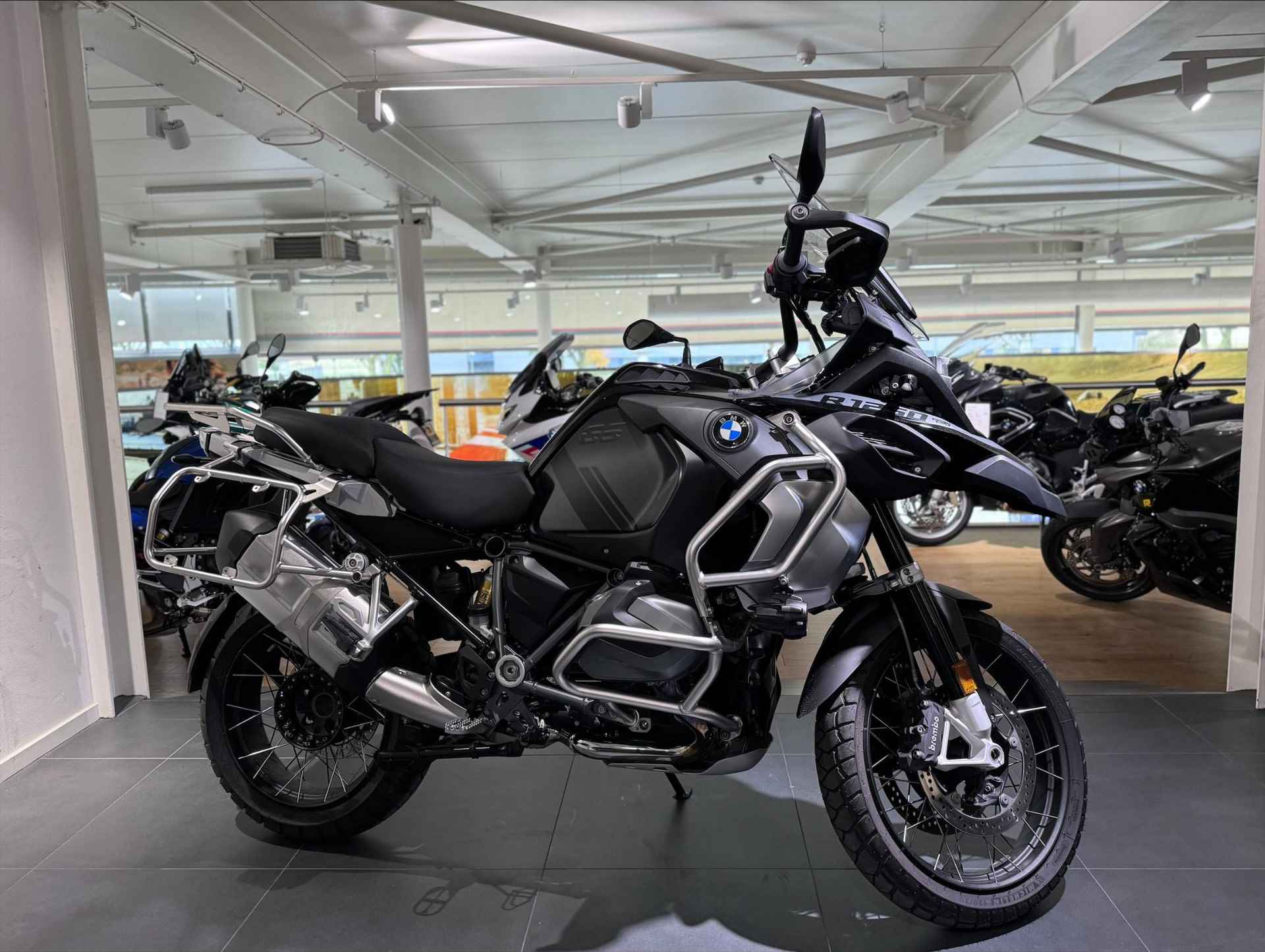 BMW R 1250 GS Adventure TRIPLE BLACK - 1/8