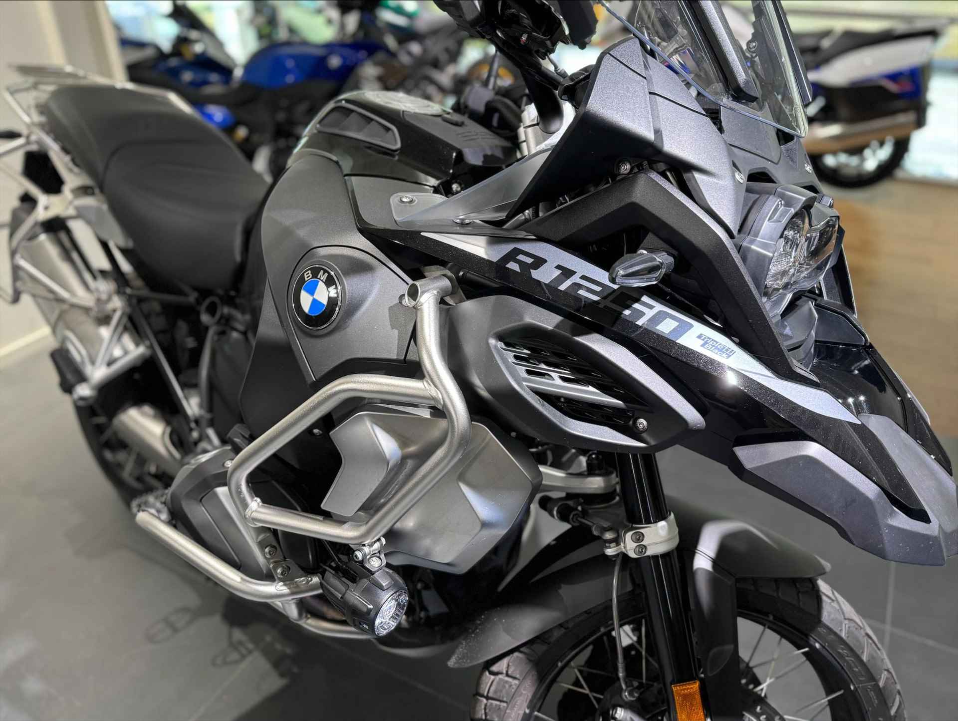 BMW R 1250 GS Adventure TRIPLE BLACK - 5/8