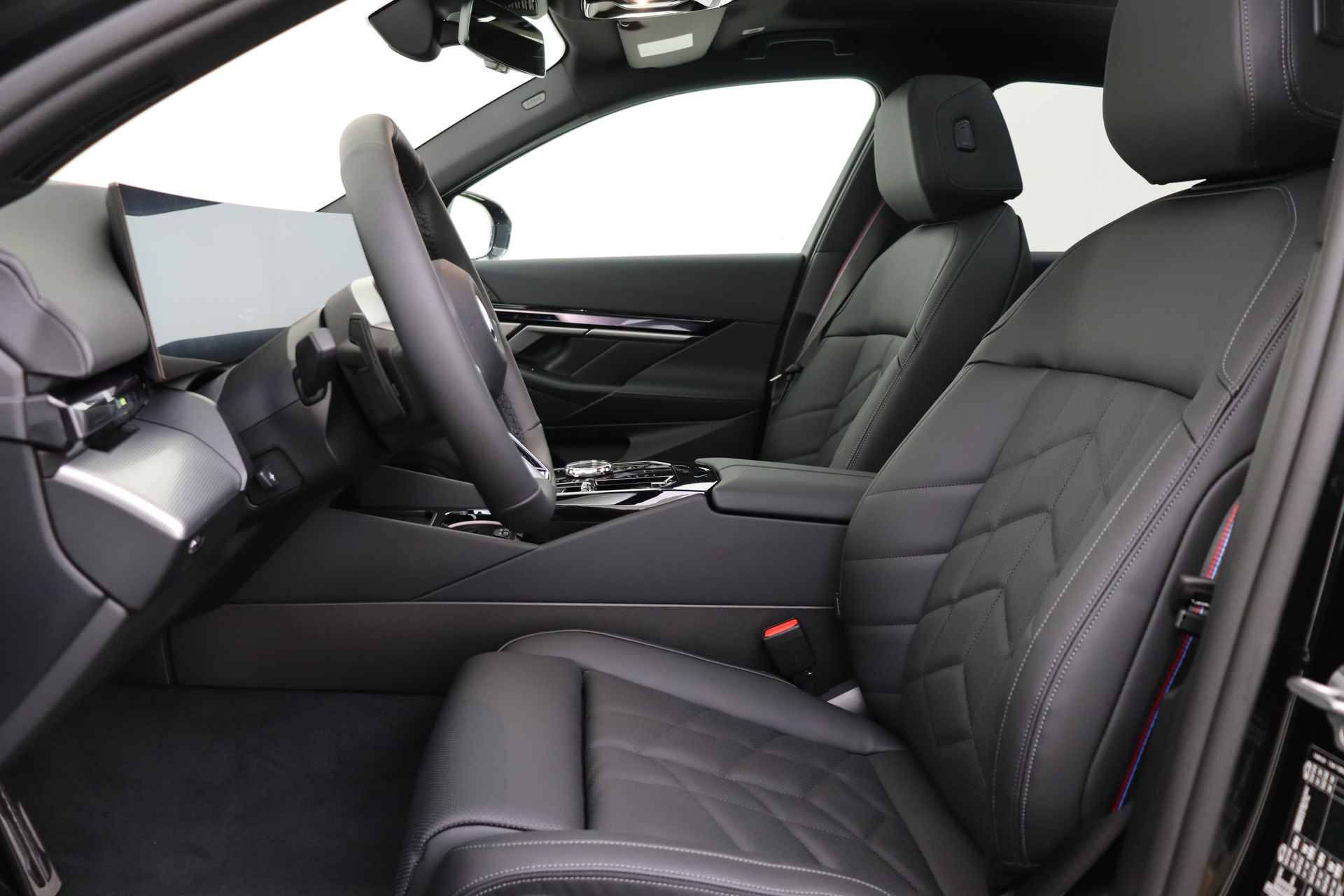 BMW i5 eDrive40 High Executive M Sport 84 kWh / Panoramadak / Parking Assistant Plus / Adaptieve LED / Driving Assistant Professional / Stoelventilatie / M Sportonderstel - 9/50