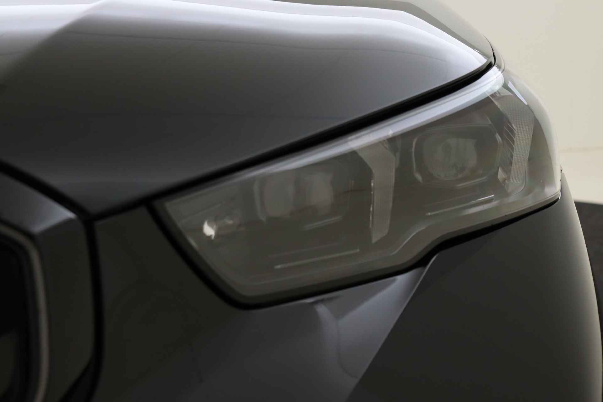 BMW i5 eDrive40 High Executive M Sport 84 kWh / Panoramadak / Parking Assistant Plus / Adaptieve LED / Driving Assistant Professional / Stoelventilatie / M Sportonderstel - 45/50