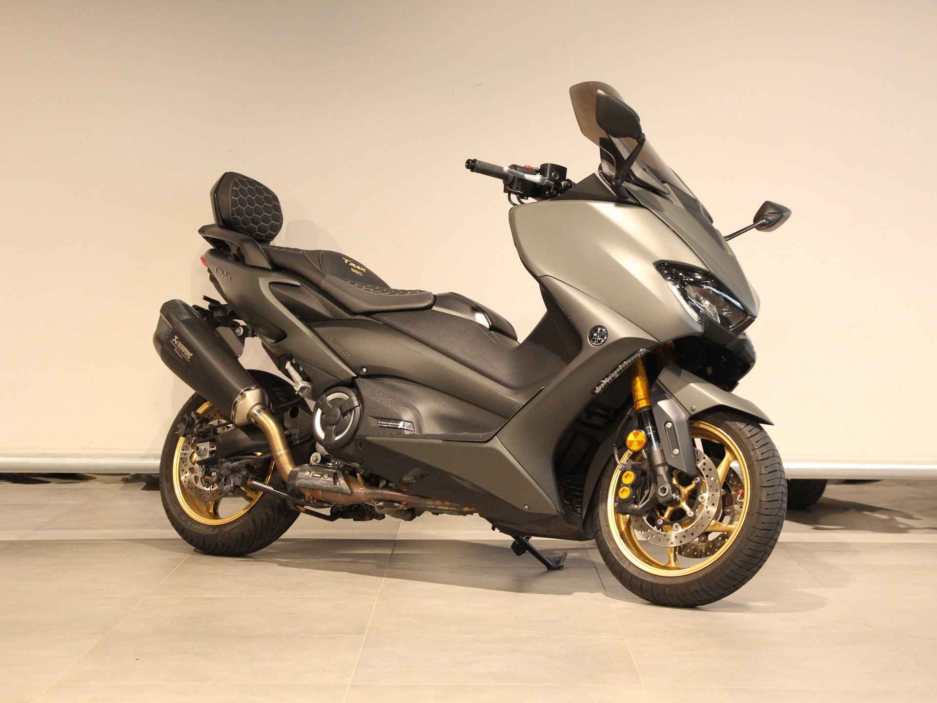 Yamaha T-MAX 560 TECH MAX - 2/17