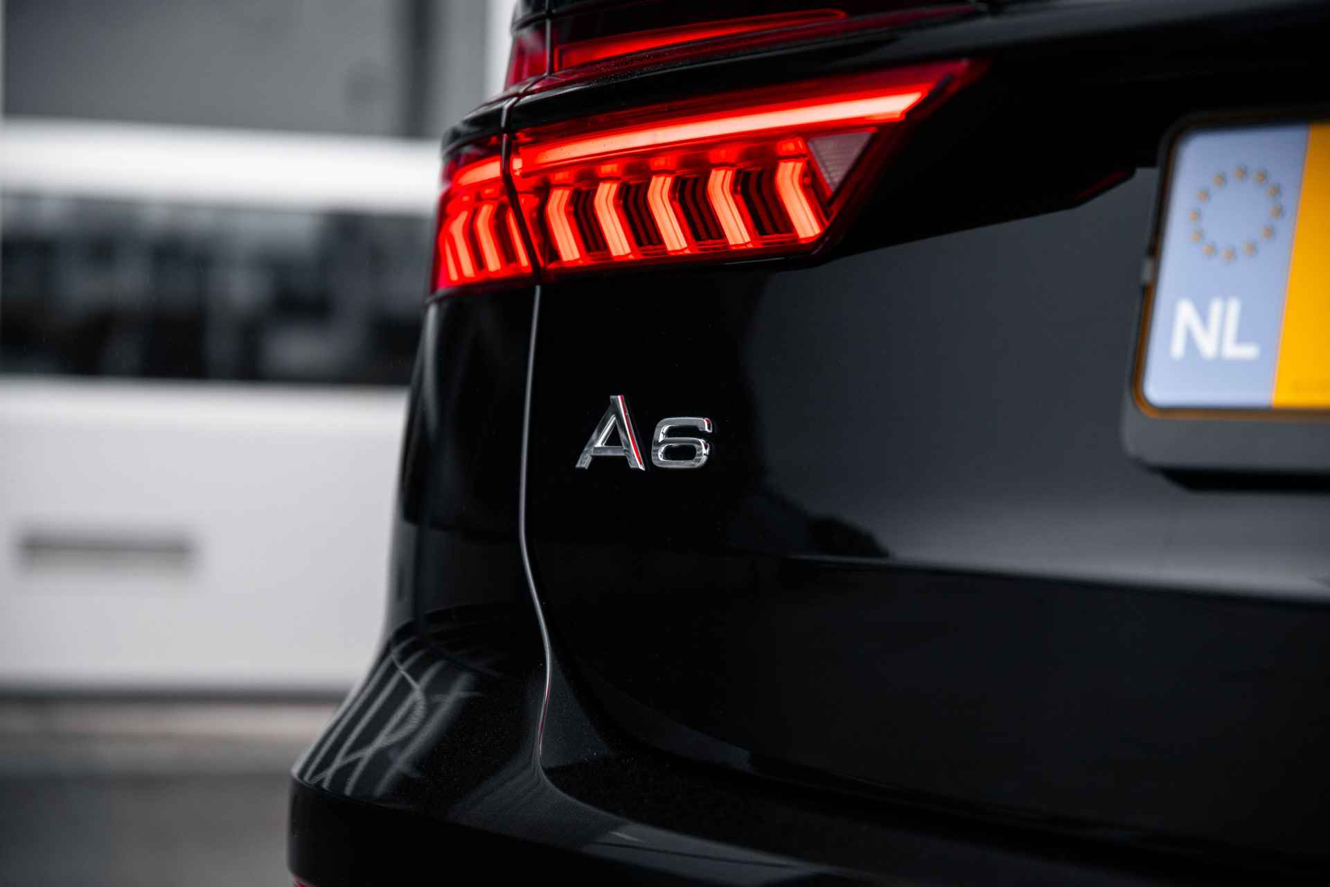 Audi A6 Avant 55 TFSI e 367pk quattro Pro Line S Competition | Panoramadak | Supersportstoelen | Tour | Trekhaak - 30/65