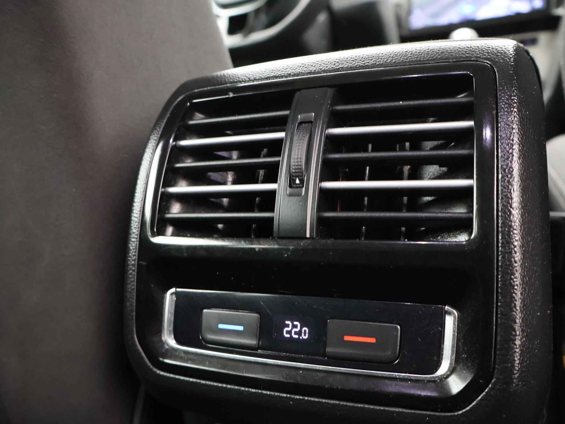 Volkswagen Passat Variant 1.6 TDI DSG AUT. COMFORTLINE + APPLE CARPLAY / ADAPTIVE CRUISE / CAMERA / TREKHAAK - 13/35