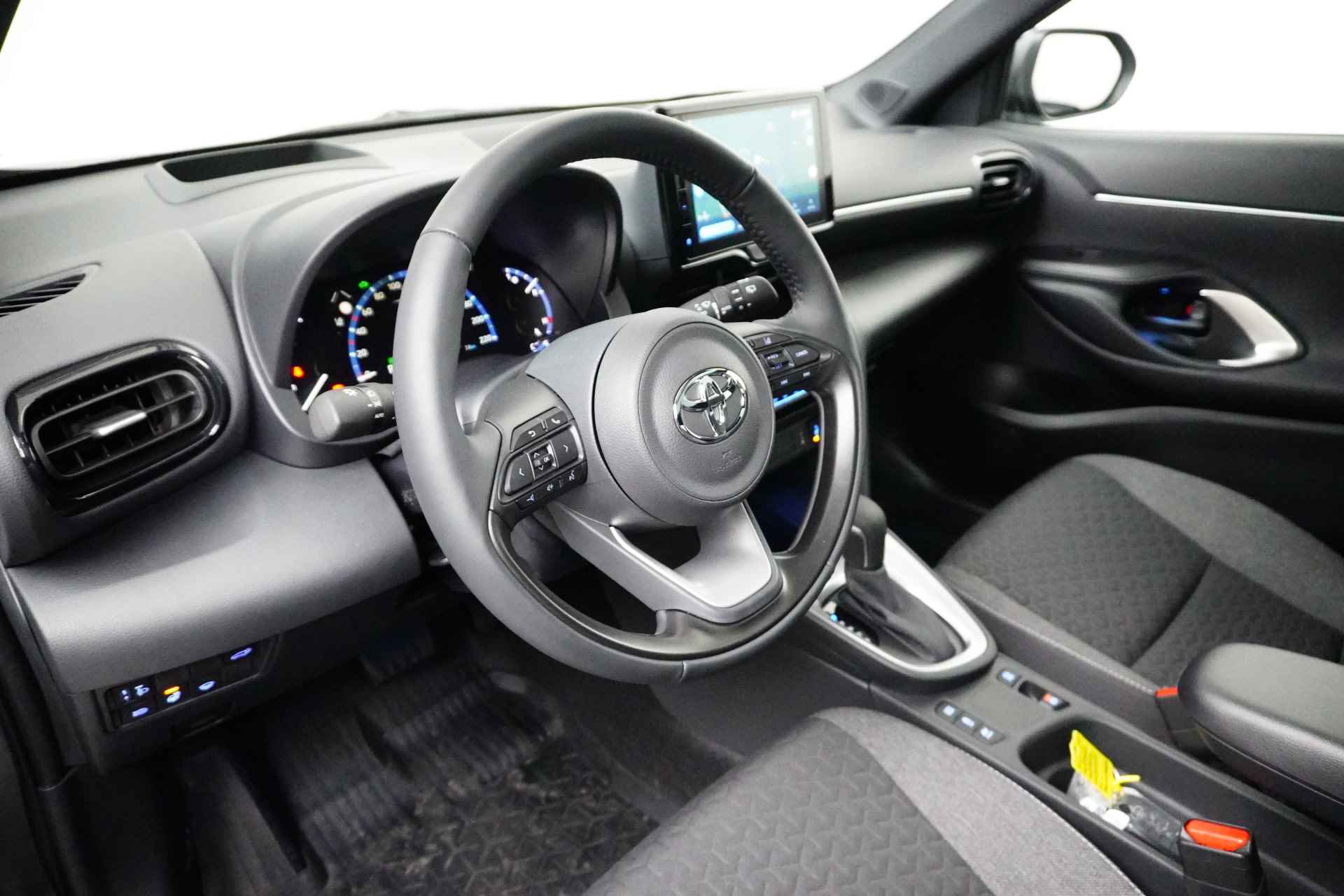 Toyota Yaris Cross 1.5 Hybrid Dynamic | Panoramadak | Adaptieve cruise | Draadloos laden | Stuurverwarming | - 16/30