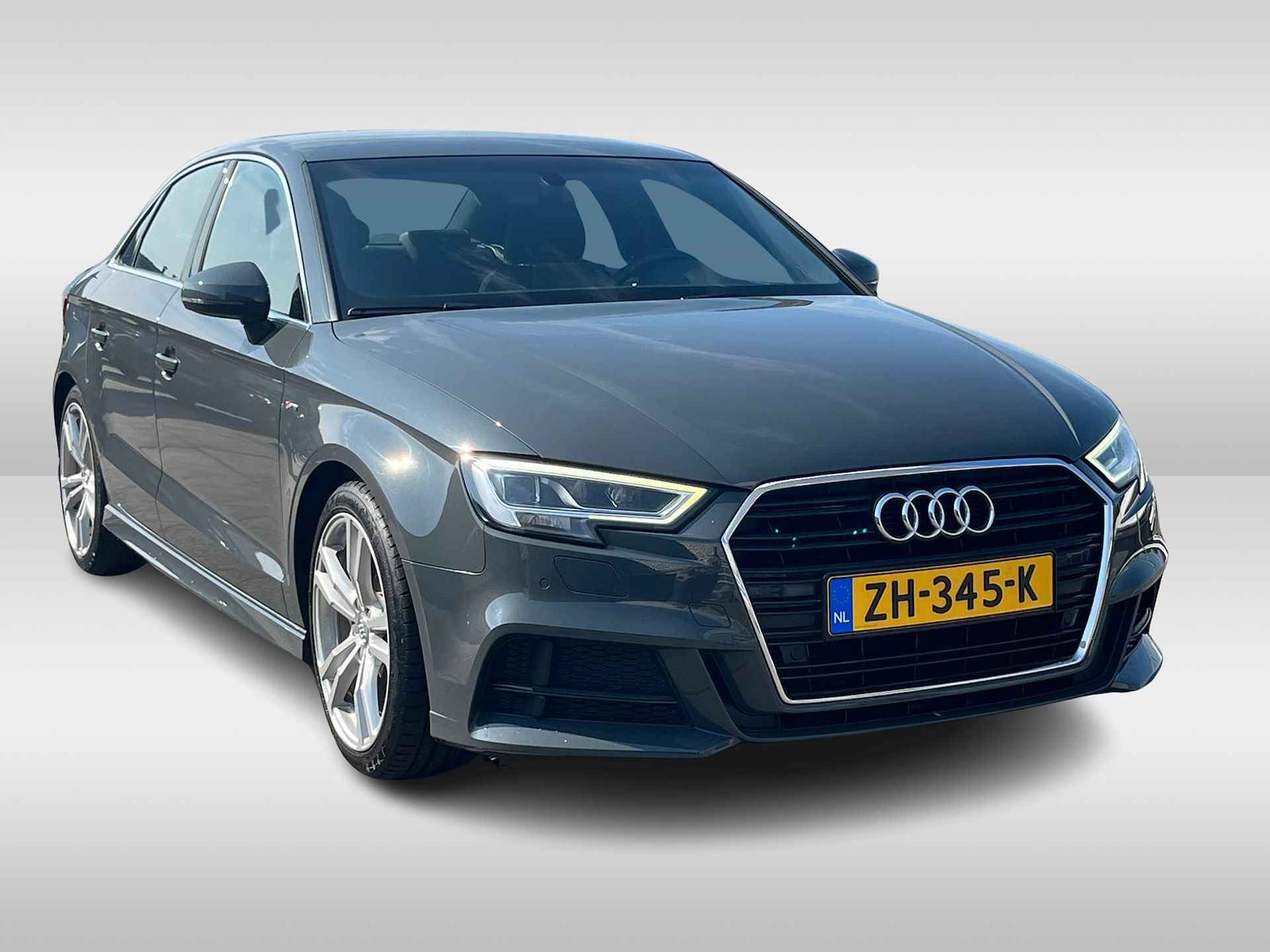 Audi A3 Limousine 35 TFSI CoD Sport S Line Edition AUT/ Metallic/ S line Int. + Ext./ Led/ Clima/ Navi/ 18 LMV ** - 10/31