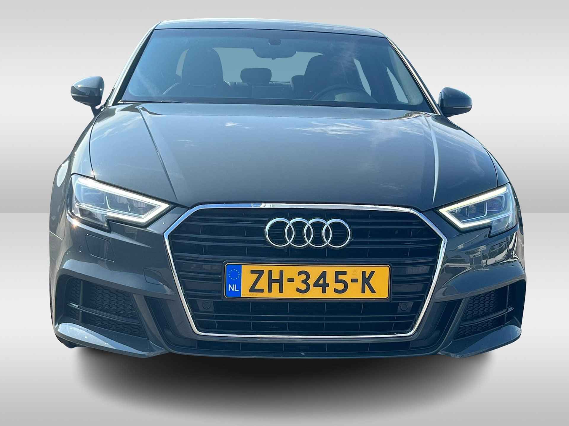 Audi A3 Limousine 35 TFSI CoD Sport S Line Edition AUT/ Metallic/ S line Int. + Ext./ Led/ Clima/ Navi/ 18 LMV ** - 11/31