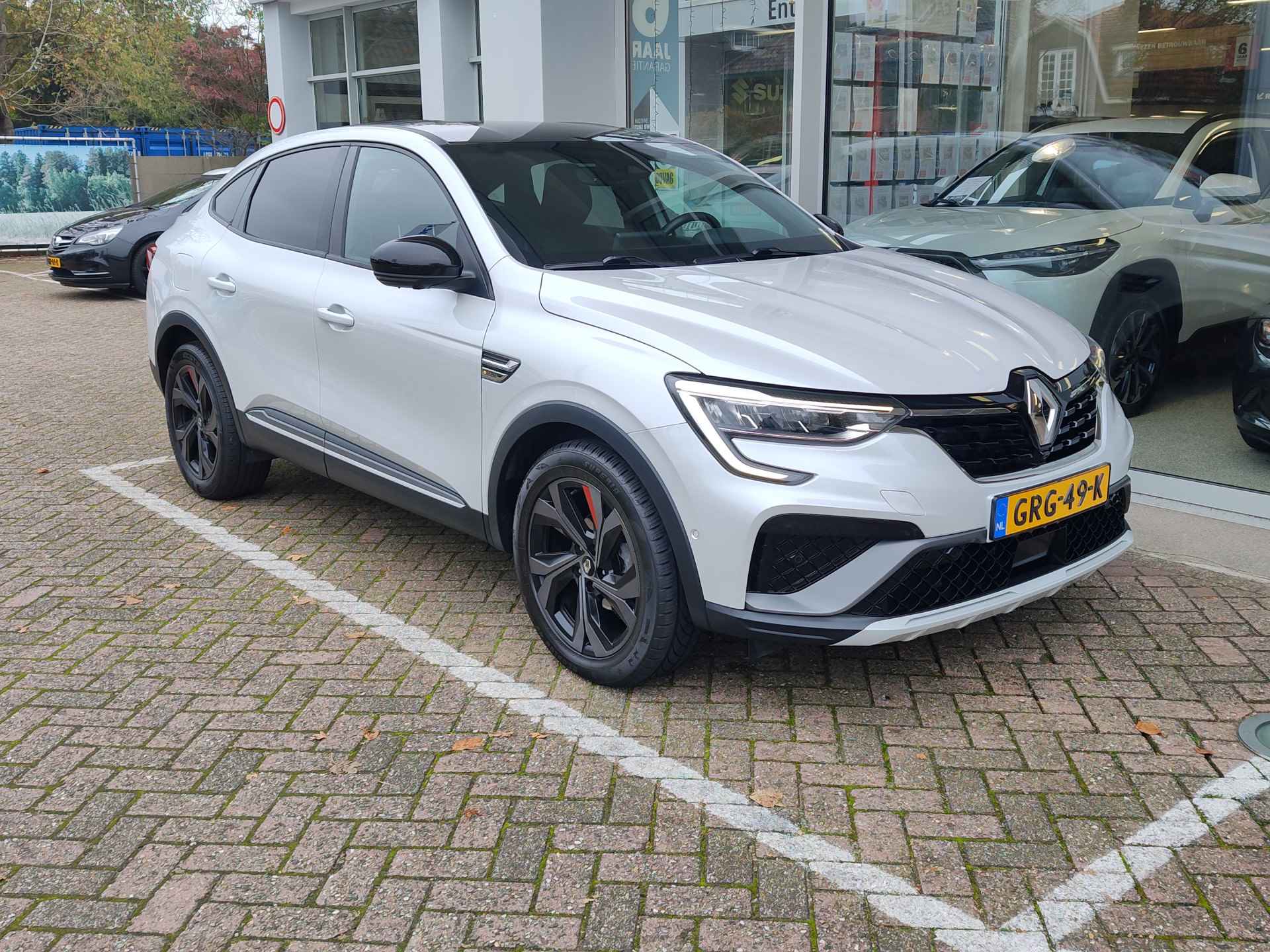 Renault Arkana 1.3 TCE MILD HYBRID 160 R.S. LINE AUTOMAAT Leder | Stoelverwarming | Adaptive Cruise | 360 Camera - 8/39