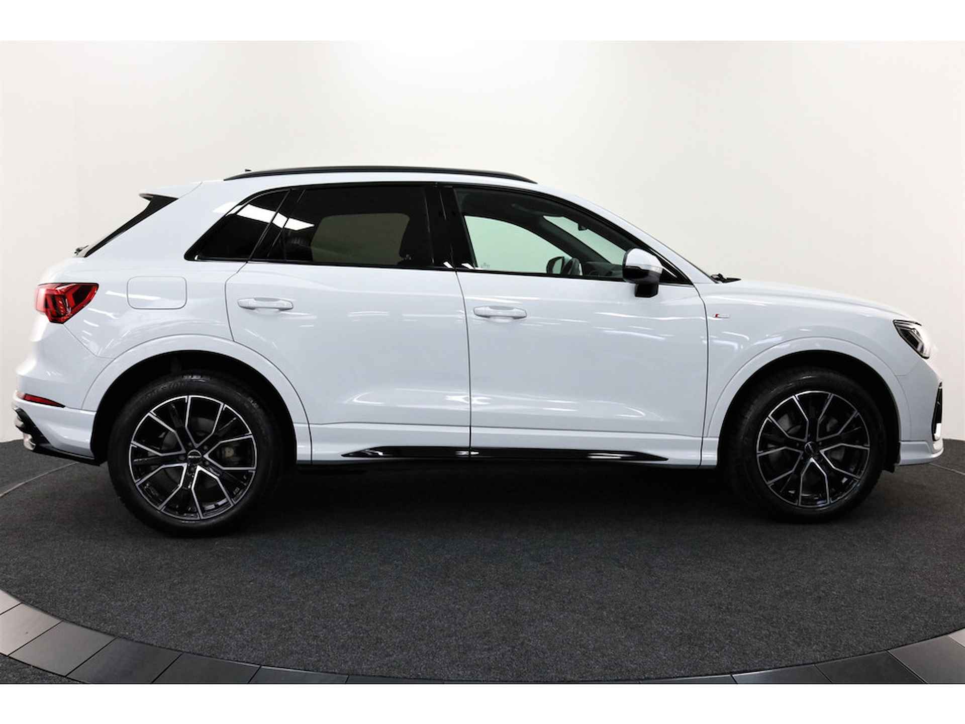 Audi Q3 45 TFSI e S-Edition (Hybride) - 20/40