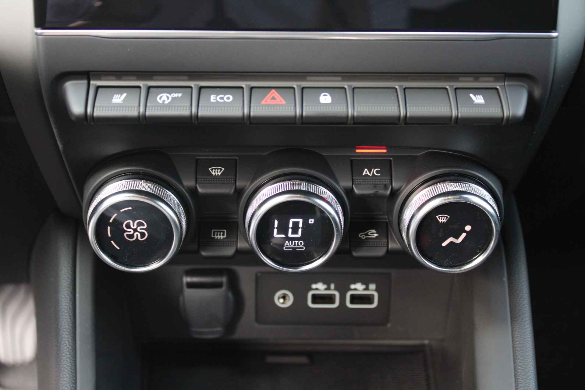 Mitsubishi Colt 1.0T MT First Edition Cruise/Climate control, Navigatie, Camera, Parkeersensoren v+a, 17"LM Velgen, - 25/35