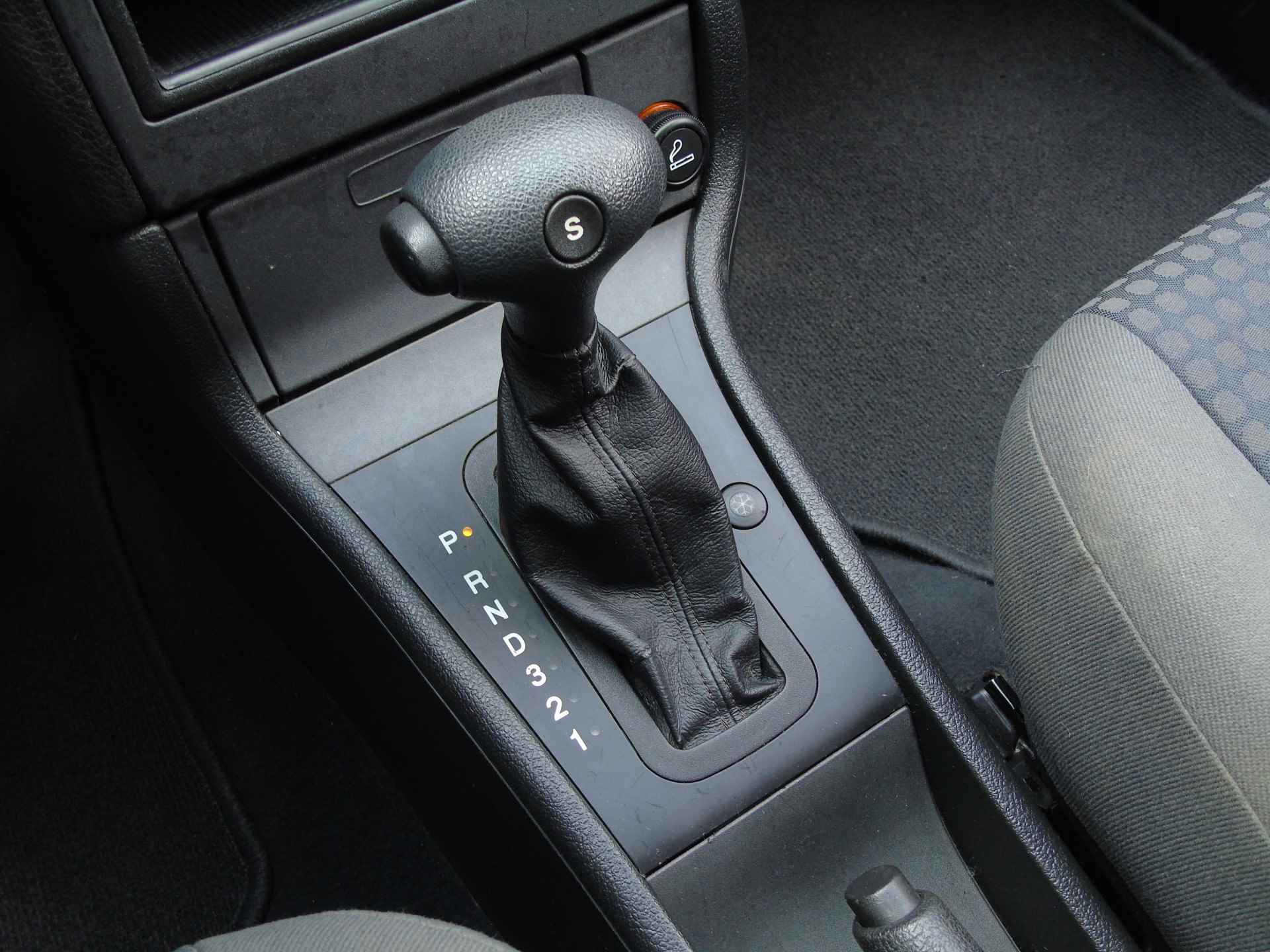 Opel Astra 1.6 Njoy Automaat | Airco | Trekhaak | Cruise Control | 12 maanden BOVAG garantie - 19/21