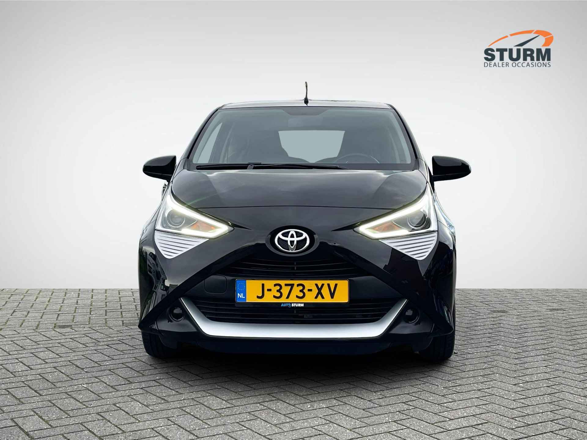 Toyota Aygo 1.0 VVT-i x-play | Airco | Apple Carplay & Android | Achteruitrijcamera | Bluetooth | Rijklaarprijs! - 2/26