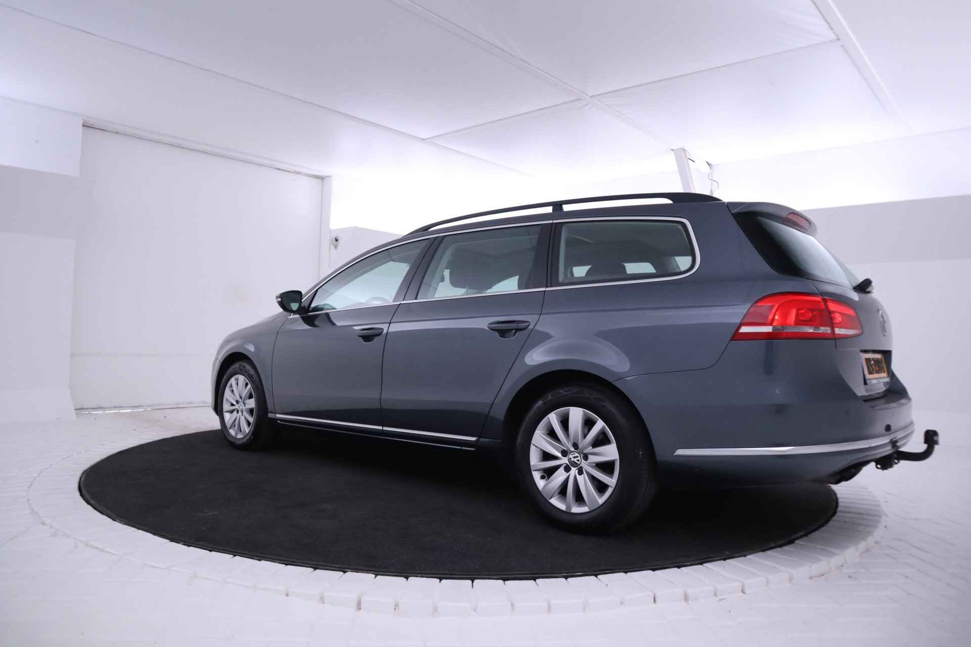 Volkswagen Passat Variant 2.0 TDI R-line BlueMotion Panoramadak, CLimate, Trekhaak - 4/38